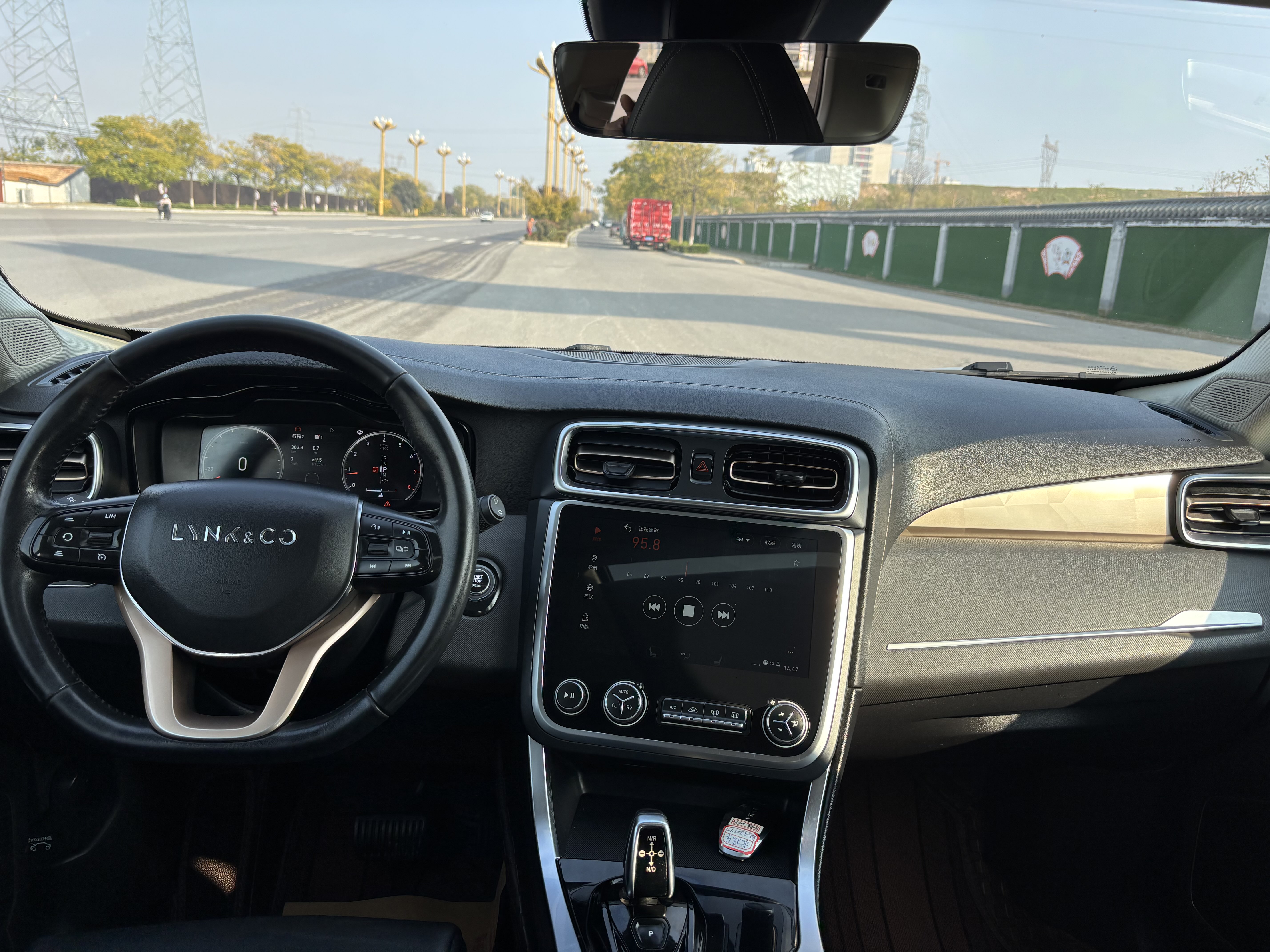Lynk & Co 2019 #6 Lynk & Co 2019 car image #6