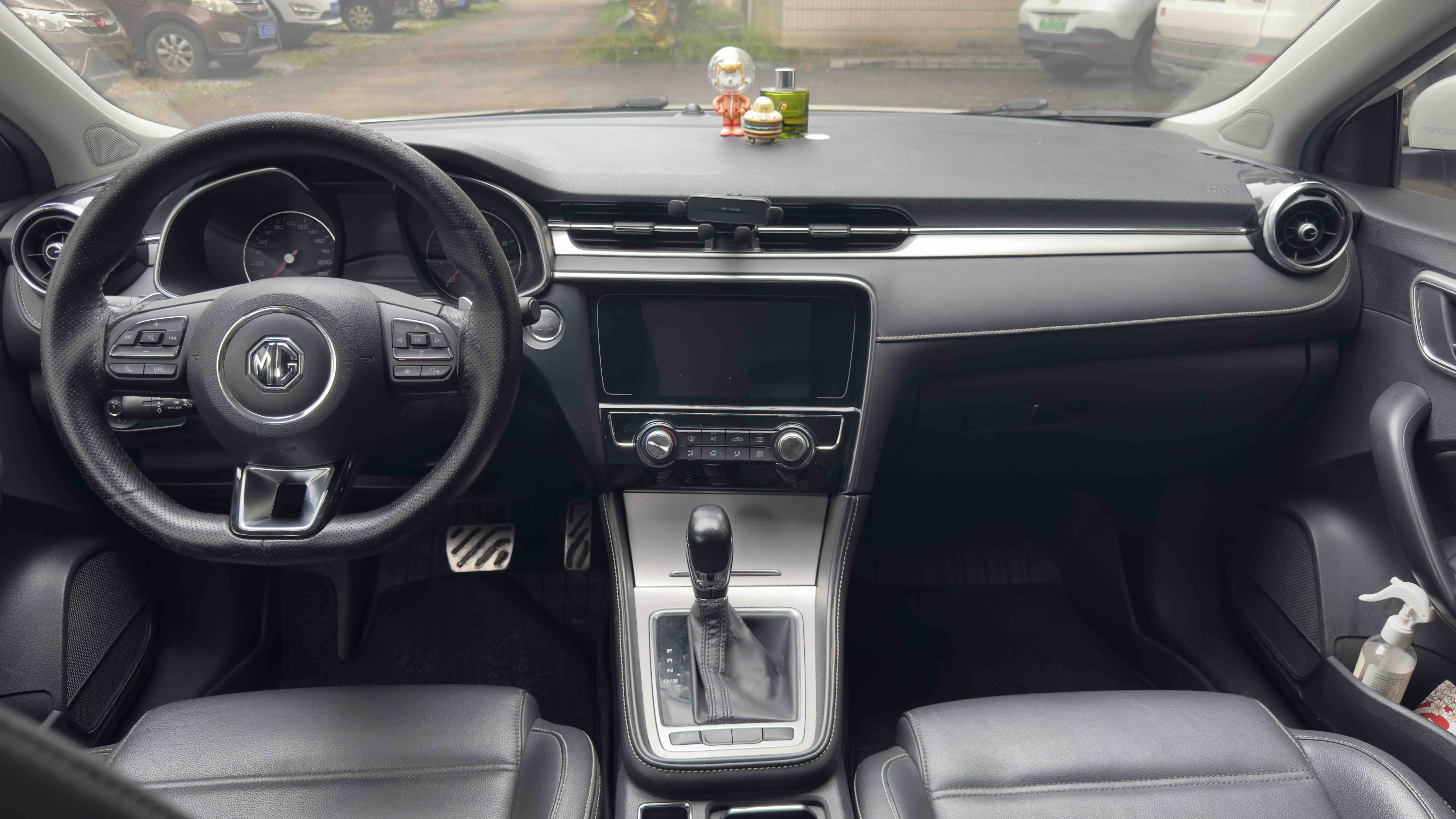 MG 2019 car image #6