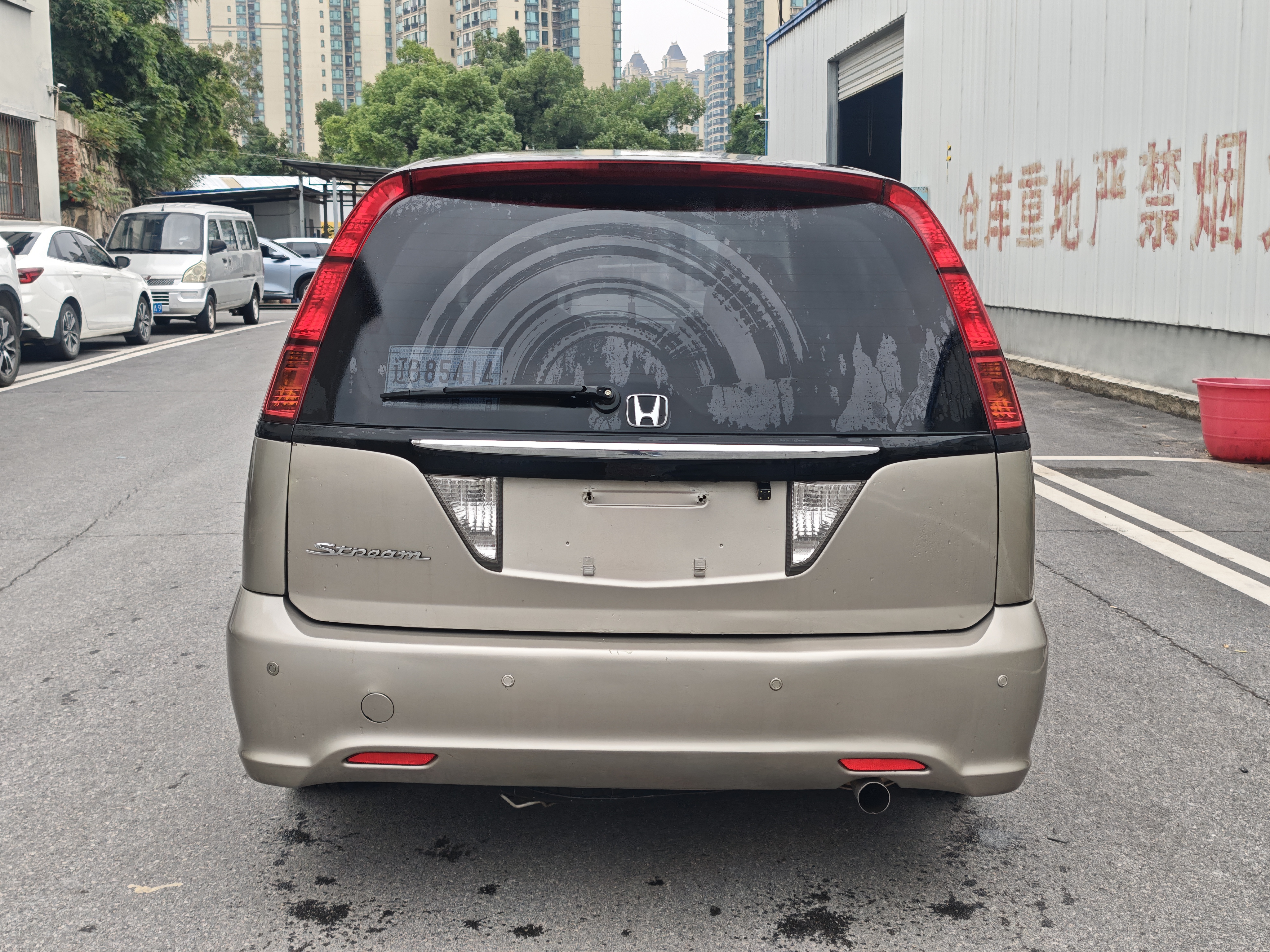 Honda Stream 2004 #6 Honda Stream 2004 car image #6