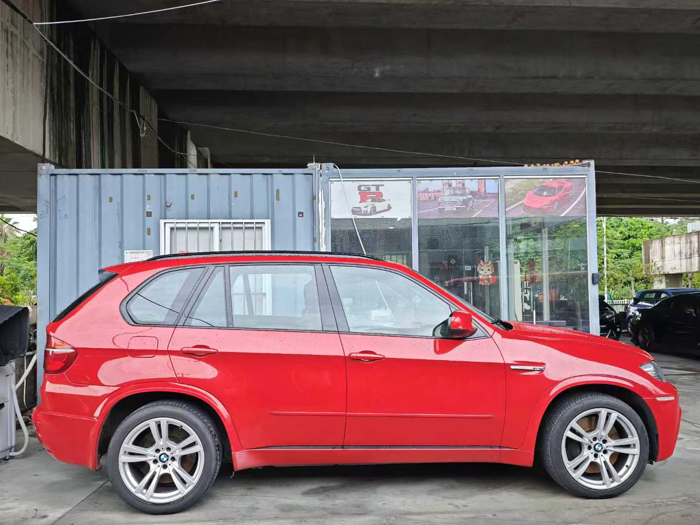 BMW X5 M 2011 car image #6