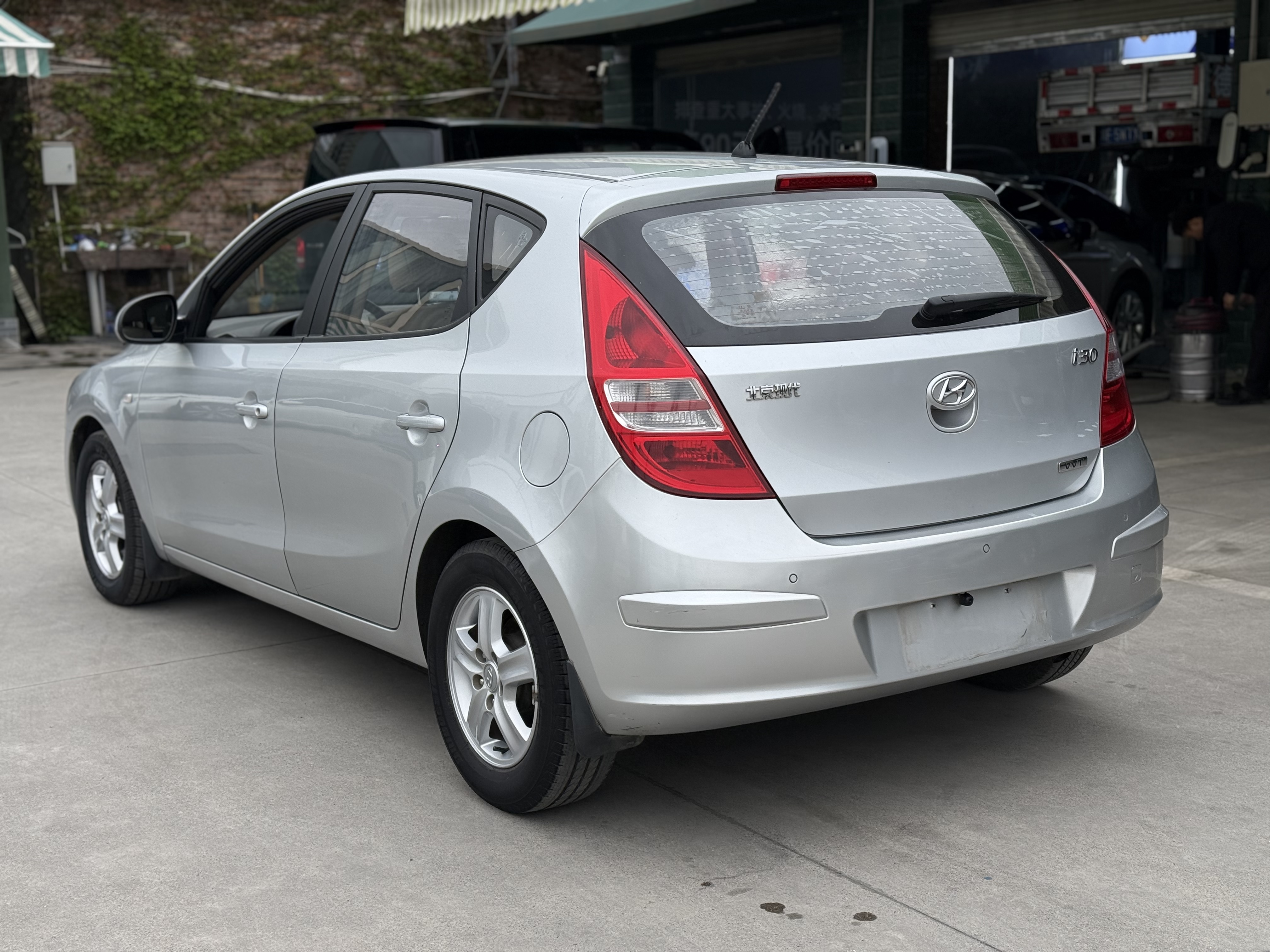 Hyundai i30 2010 car image #6