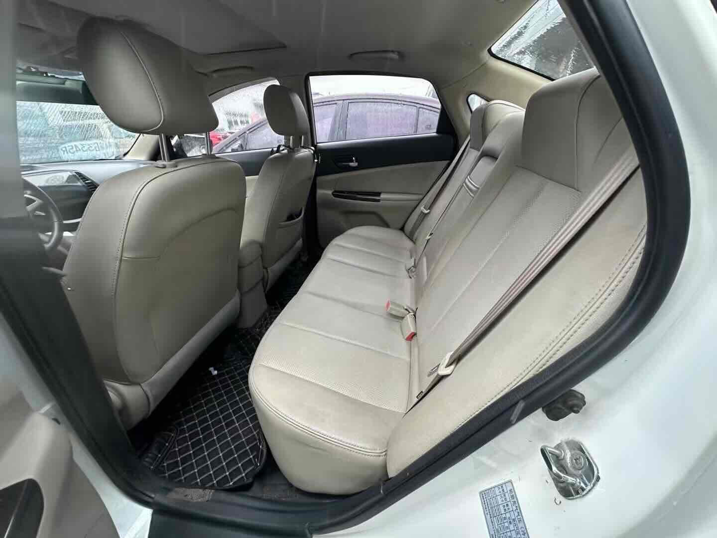 Changan Alsvin V5 2014 car image #6