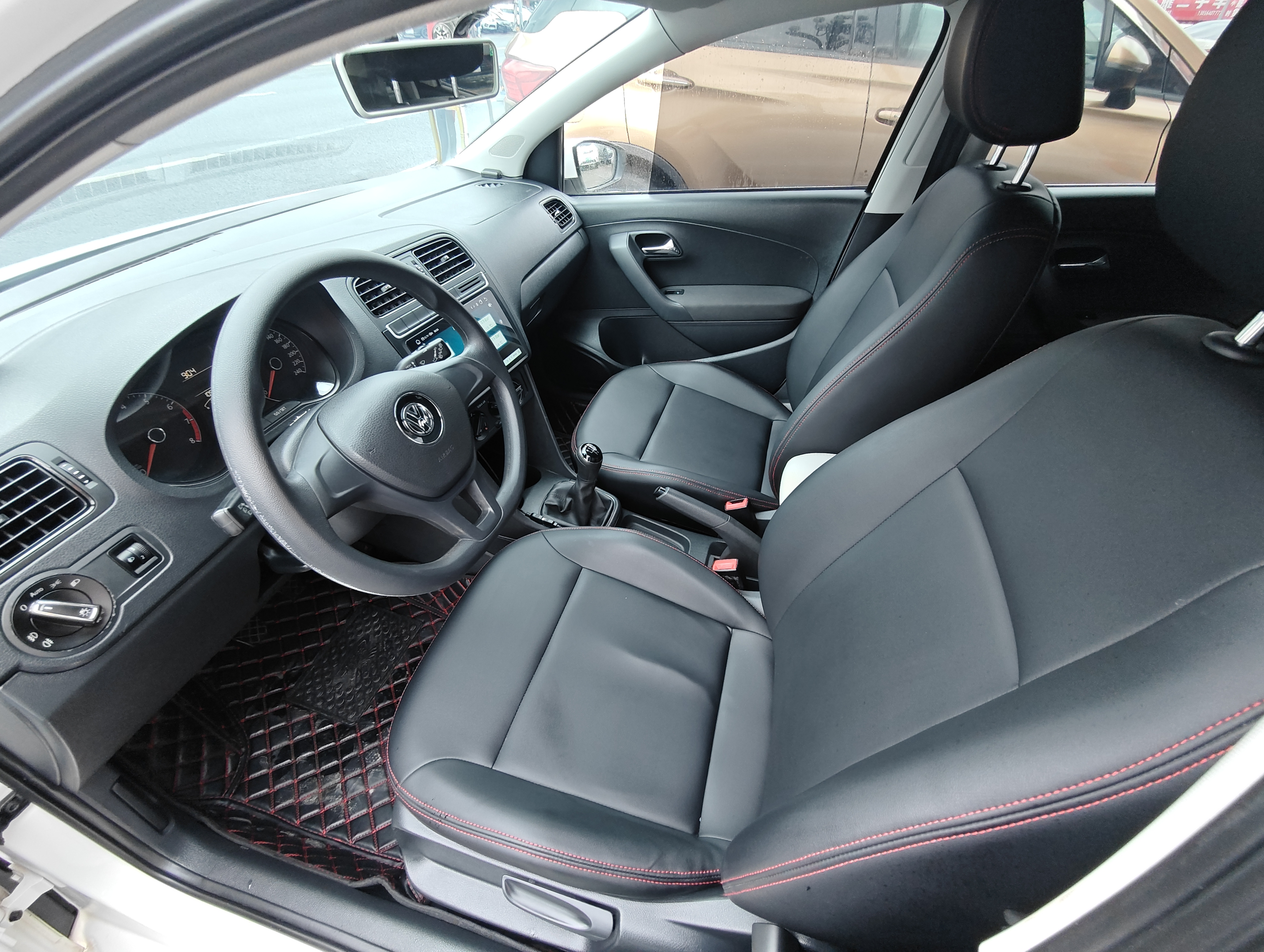 Polo 2016 car image #6