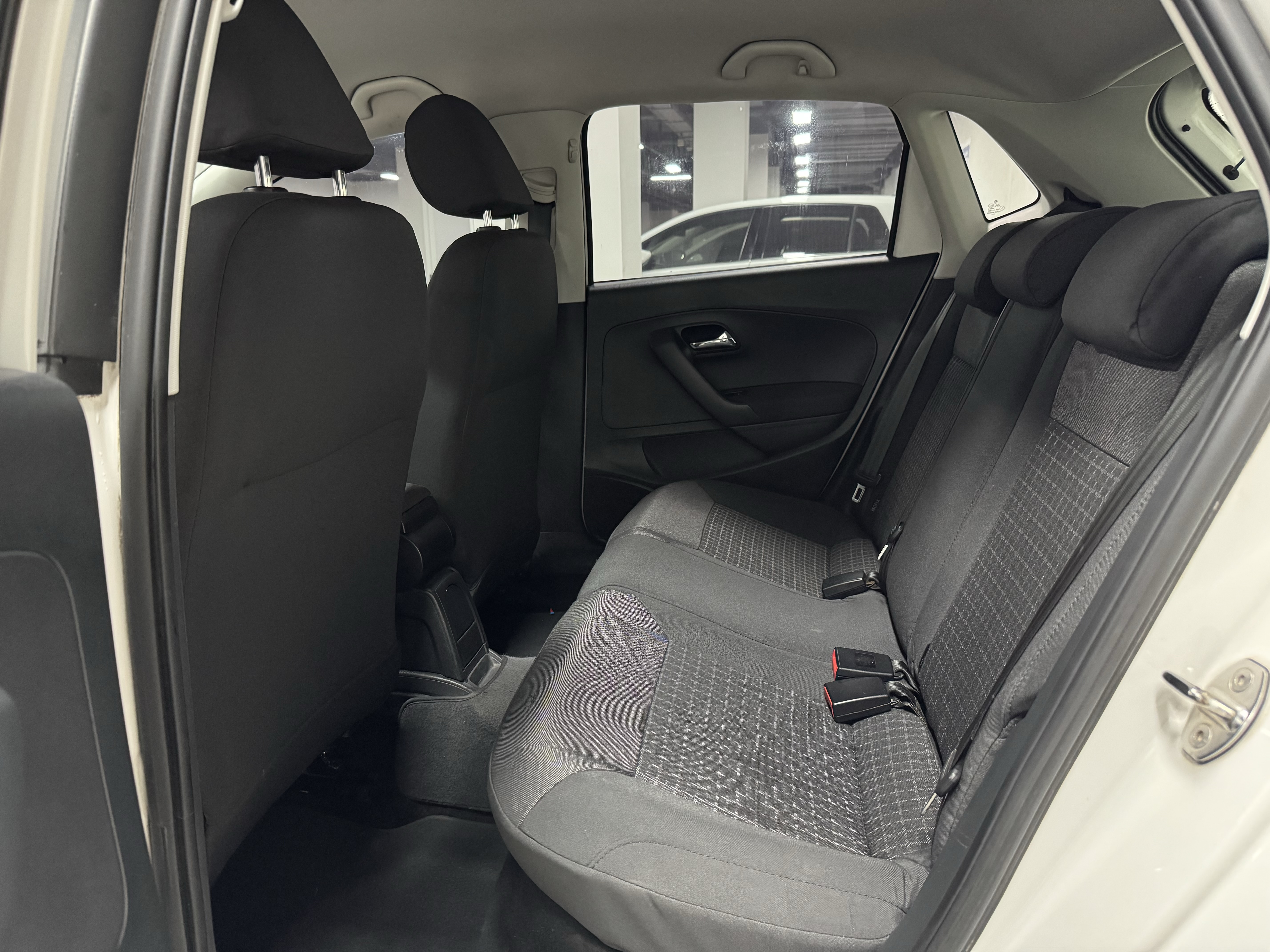 Volkswagen Polo 2016 car image #6