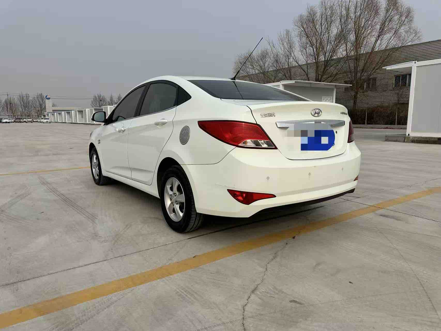 Hyundai Reina 2015 #6 Hyundai Reina 2015 car image #6