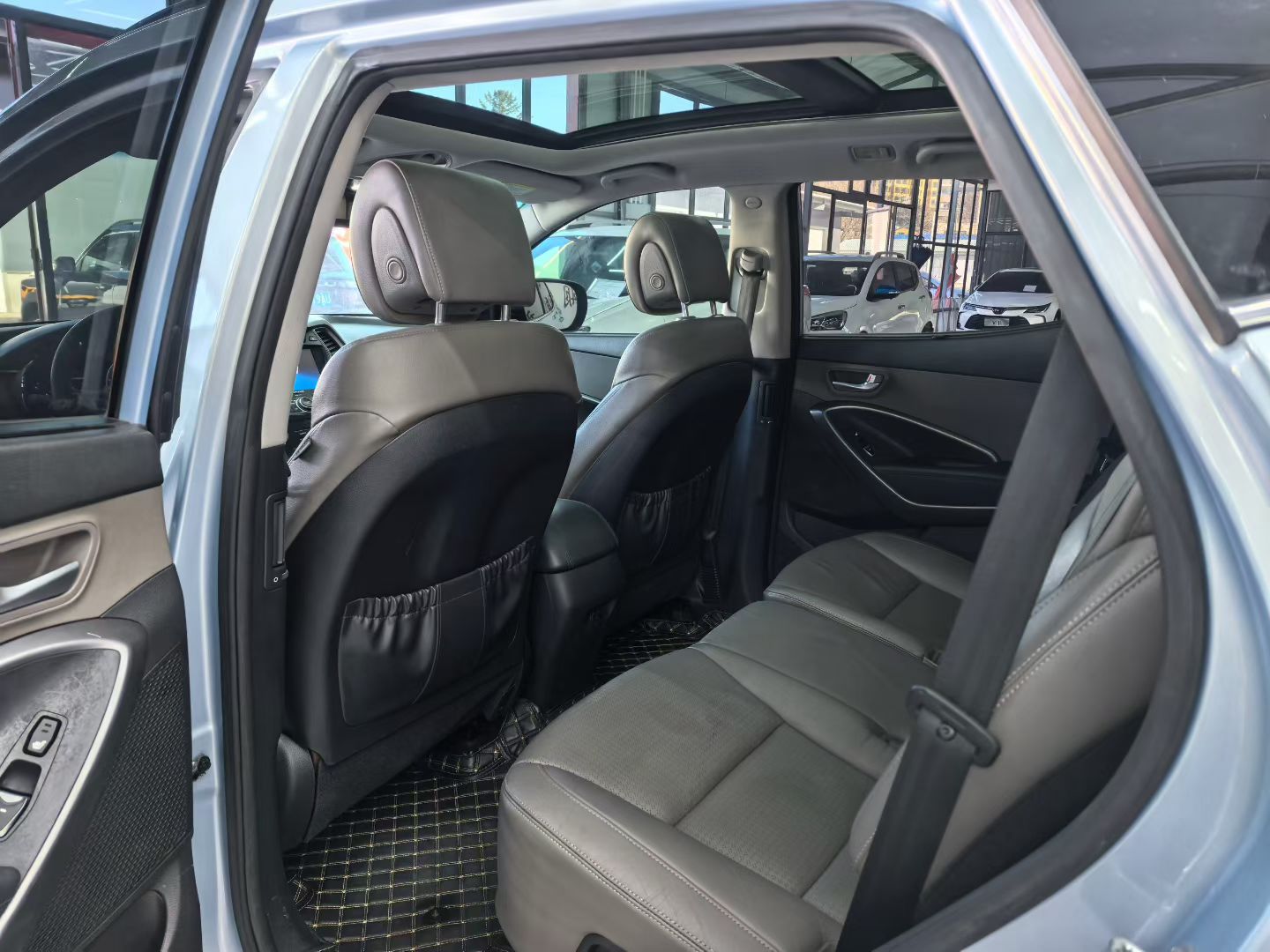 Hyundai Santa Fe (Imported) 2015 car image #6