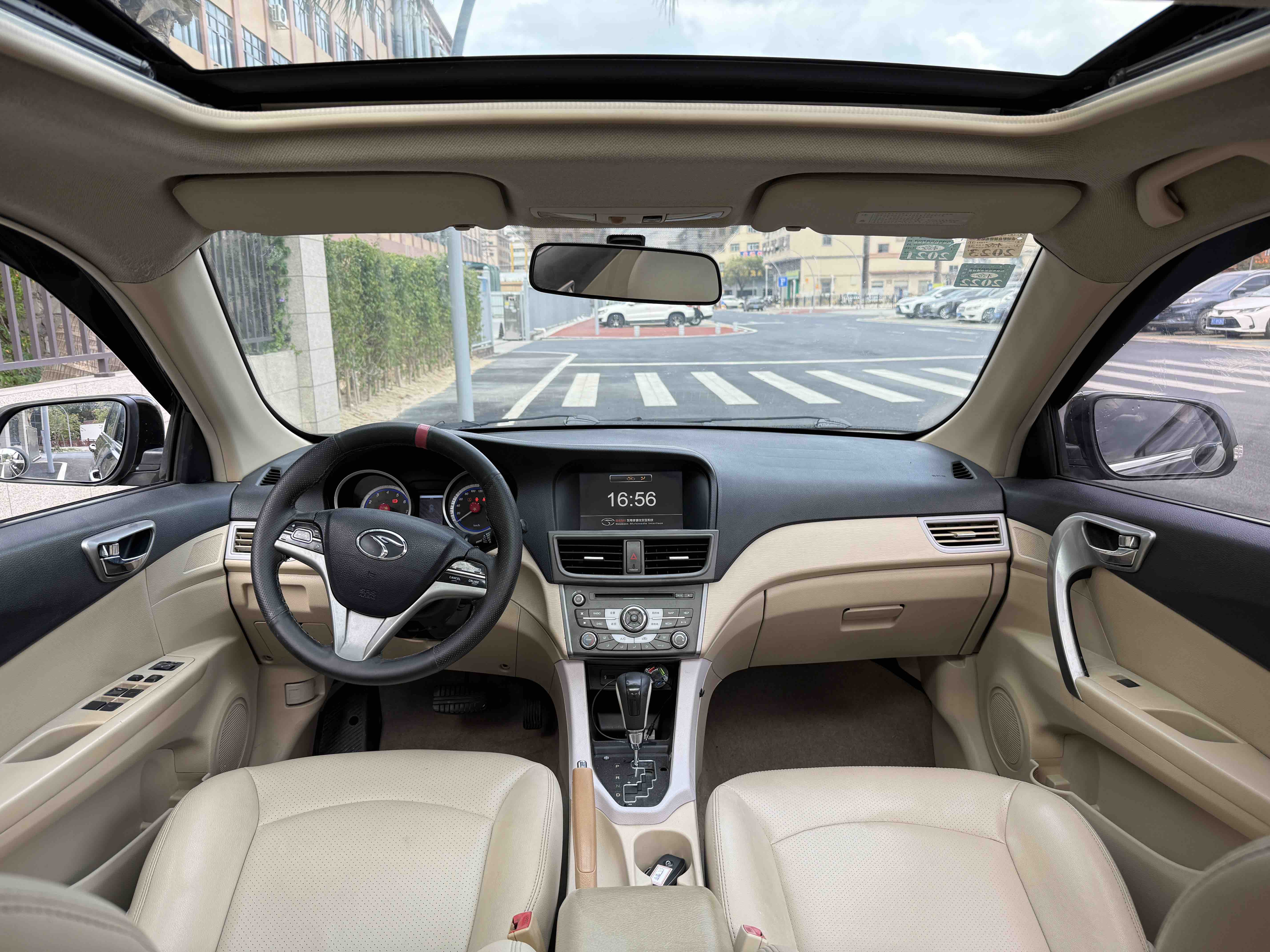 Soueast V5 Lingzhi 2013 car image #6