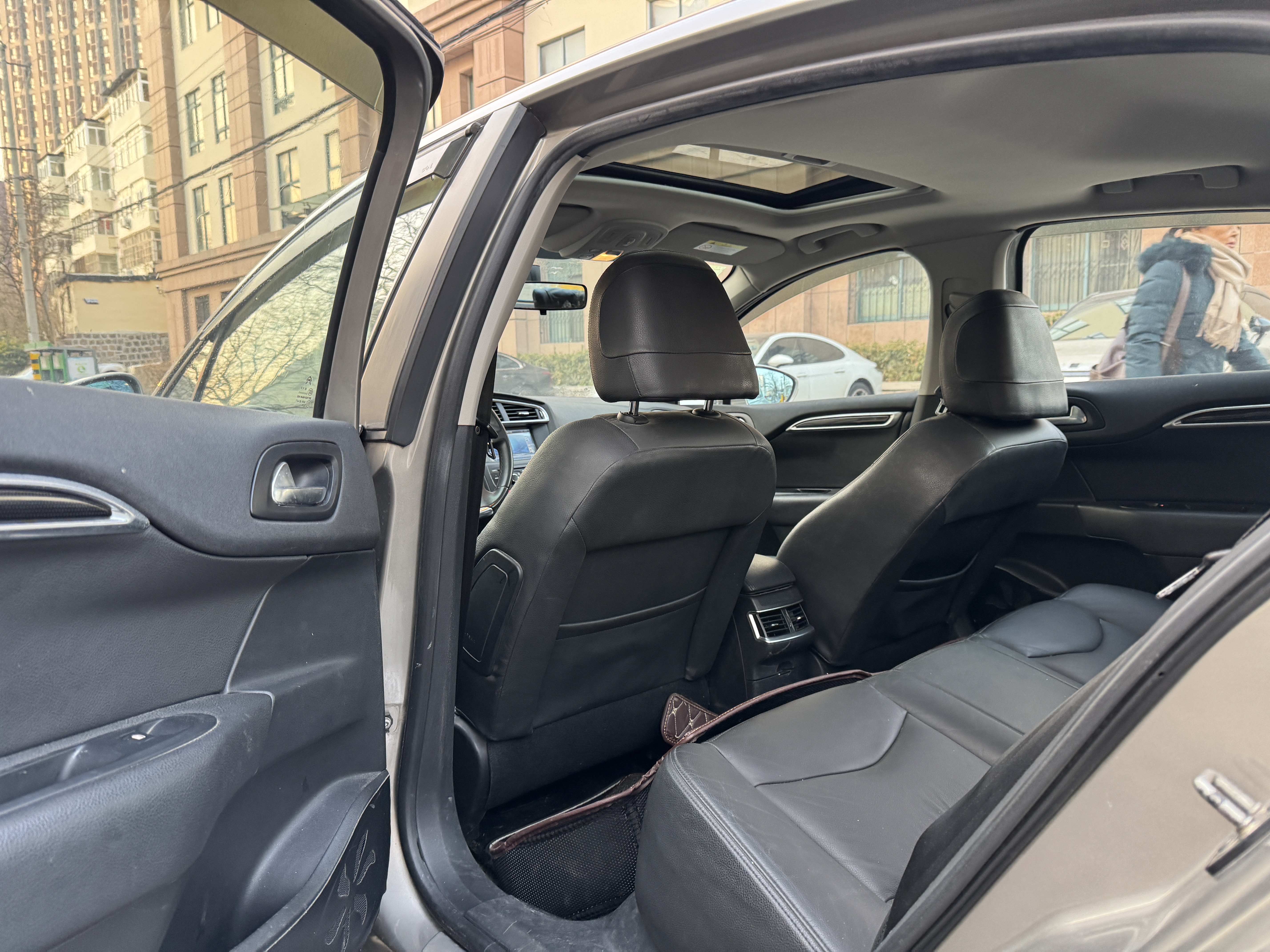 Citroen C4L 2013 car image #6