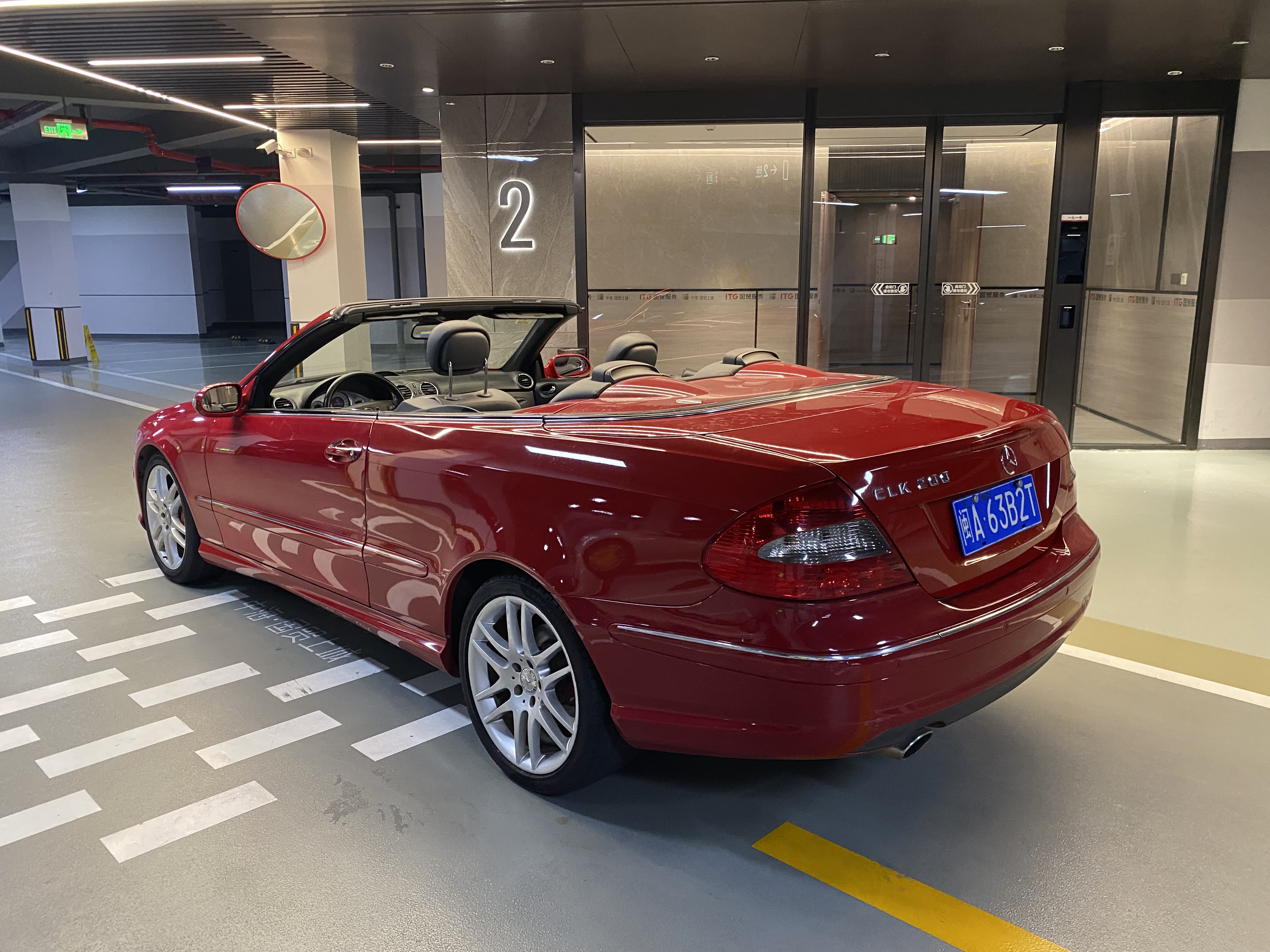 Mercedes-Benz CLK Class 2009 immagine di auto #6