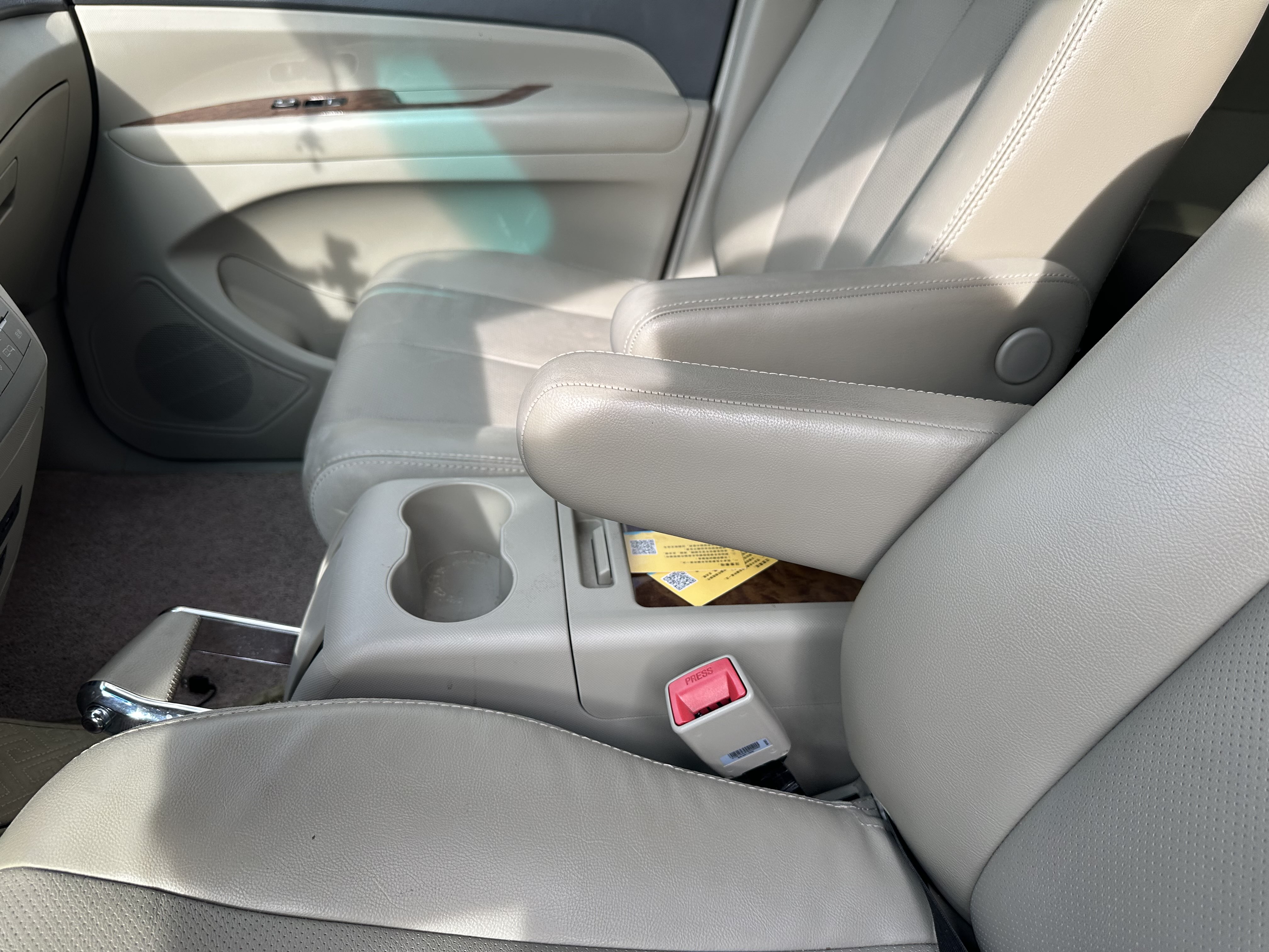 BYD M6 2015 #6 BYD M6 2015 car image #6