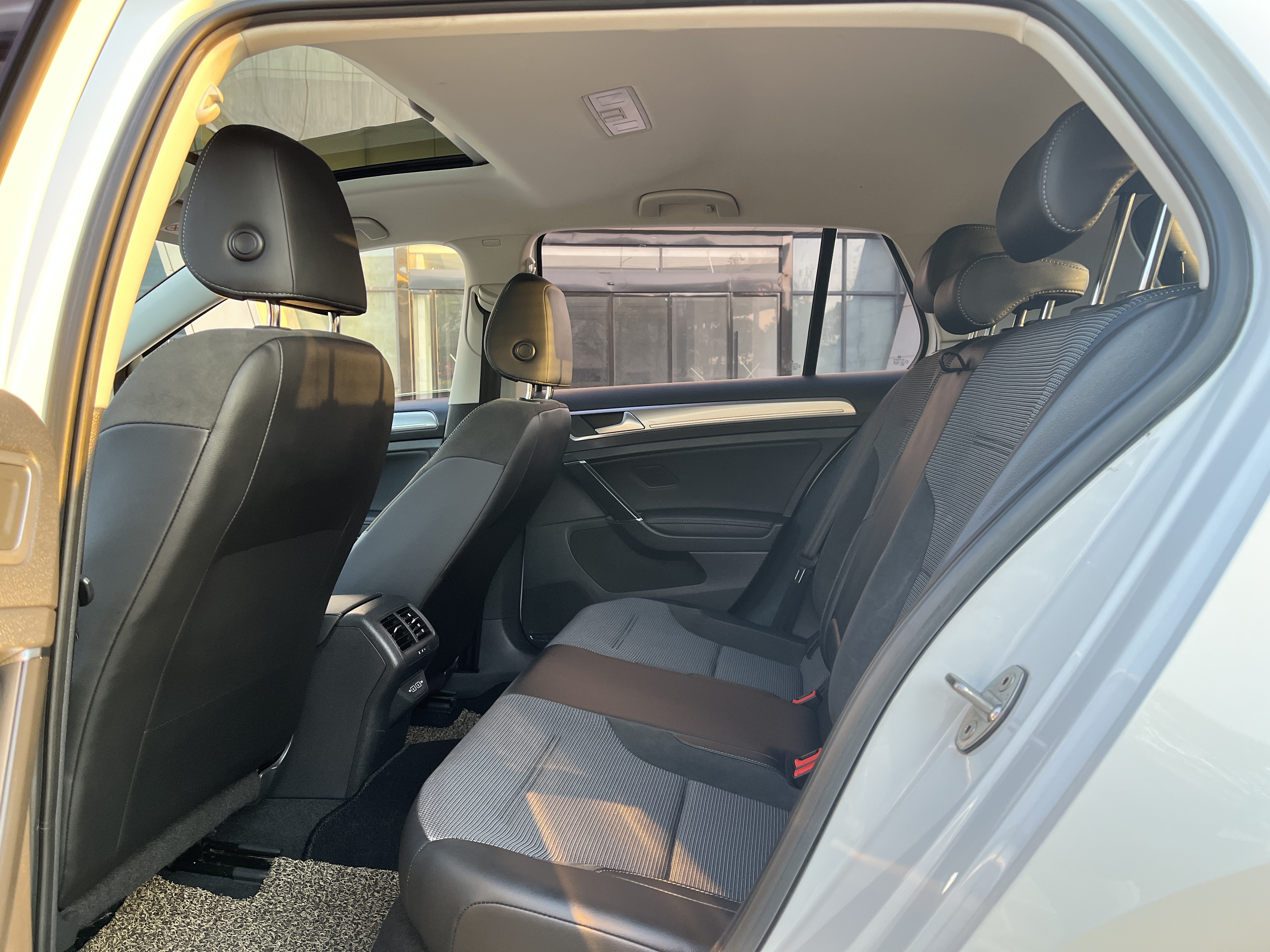 Volkswagen Golf 2019 #6 Volkswagen Golf 2019 car image #6
