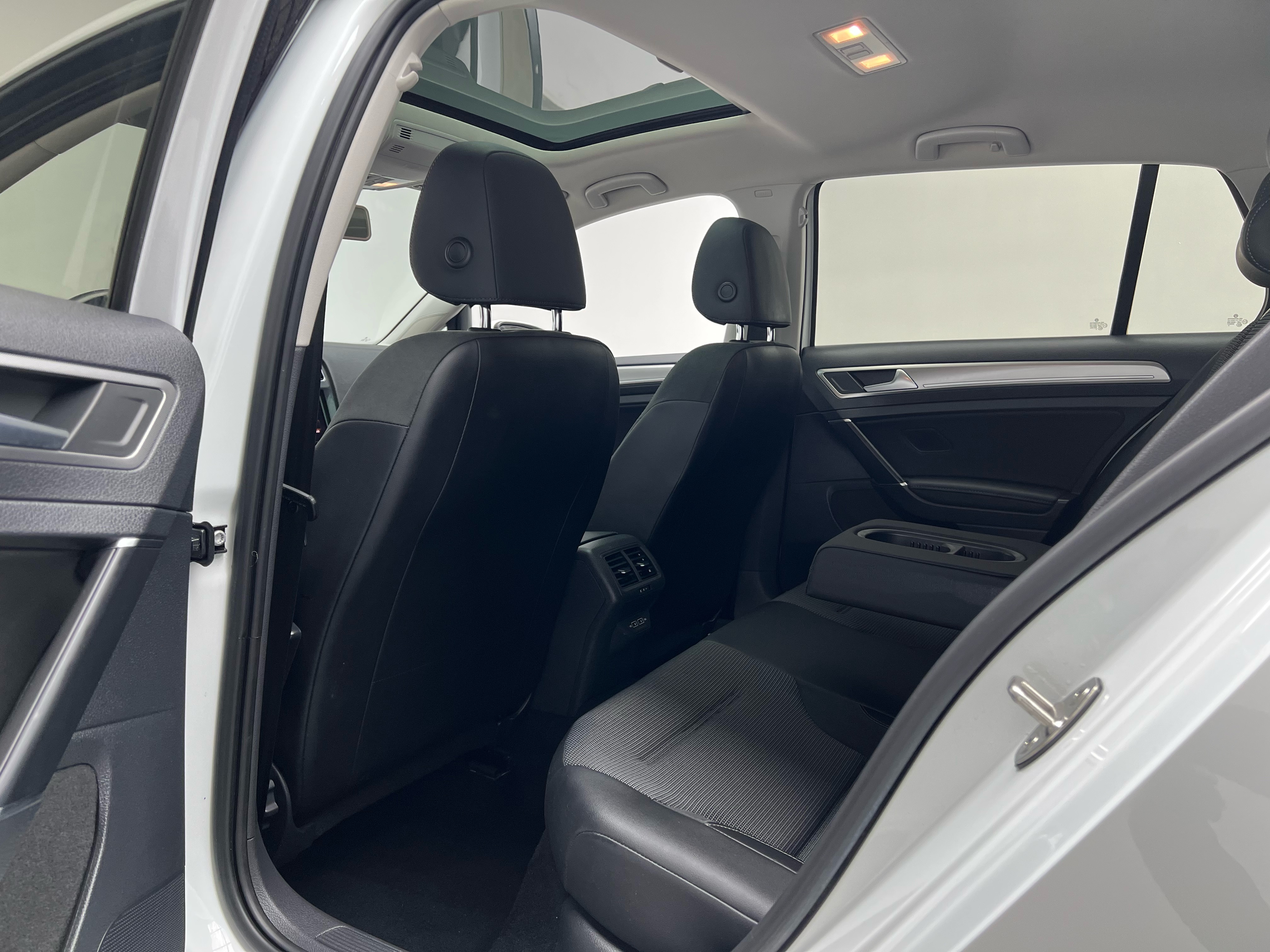 Volkswagen Golf 2019 #6 Volkswagen Golf 2019 car image #6