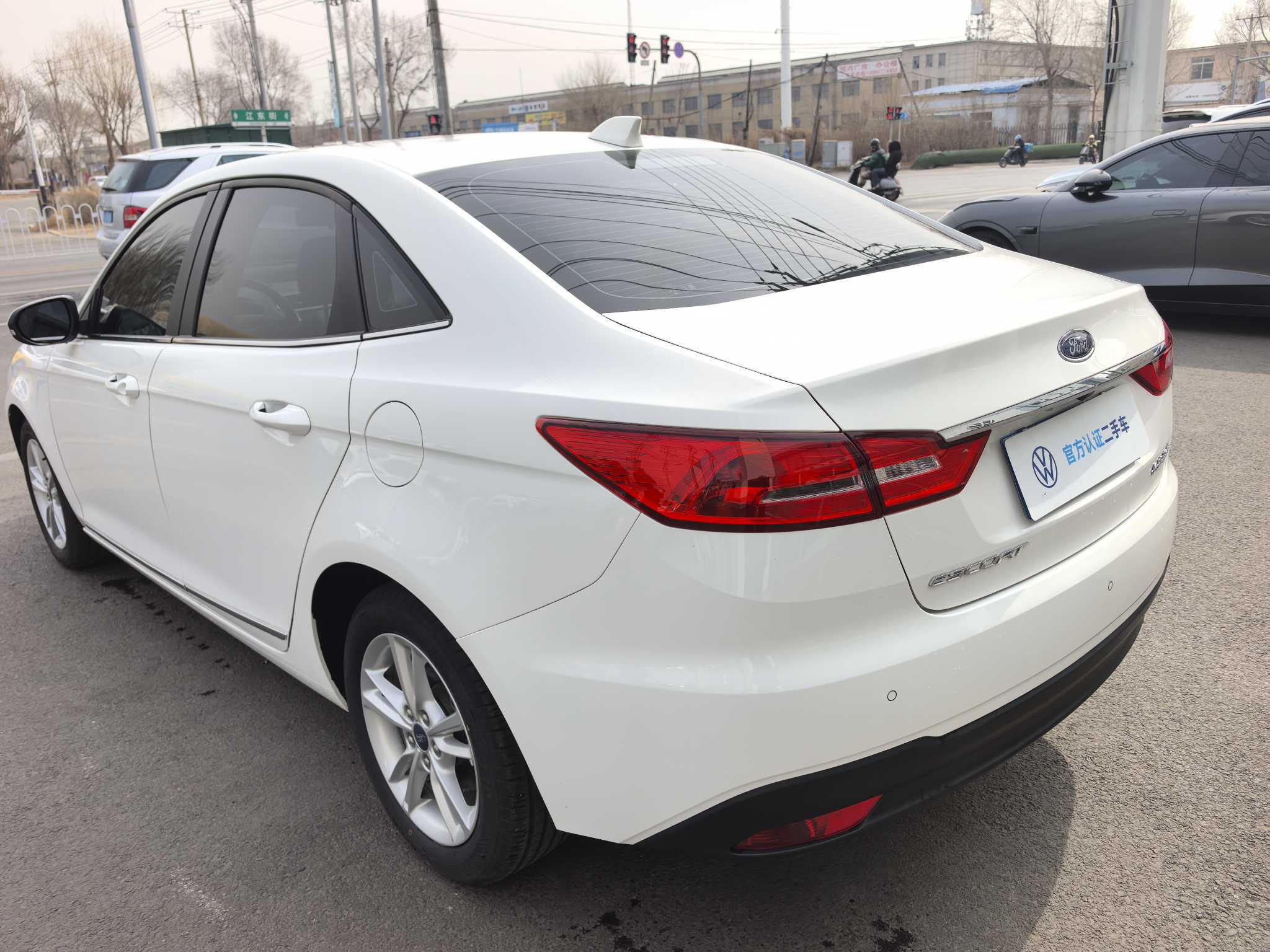 Ford Escort 2021 car image #6