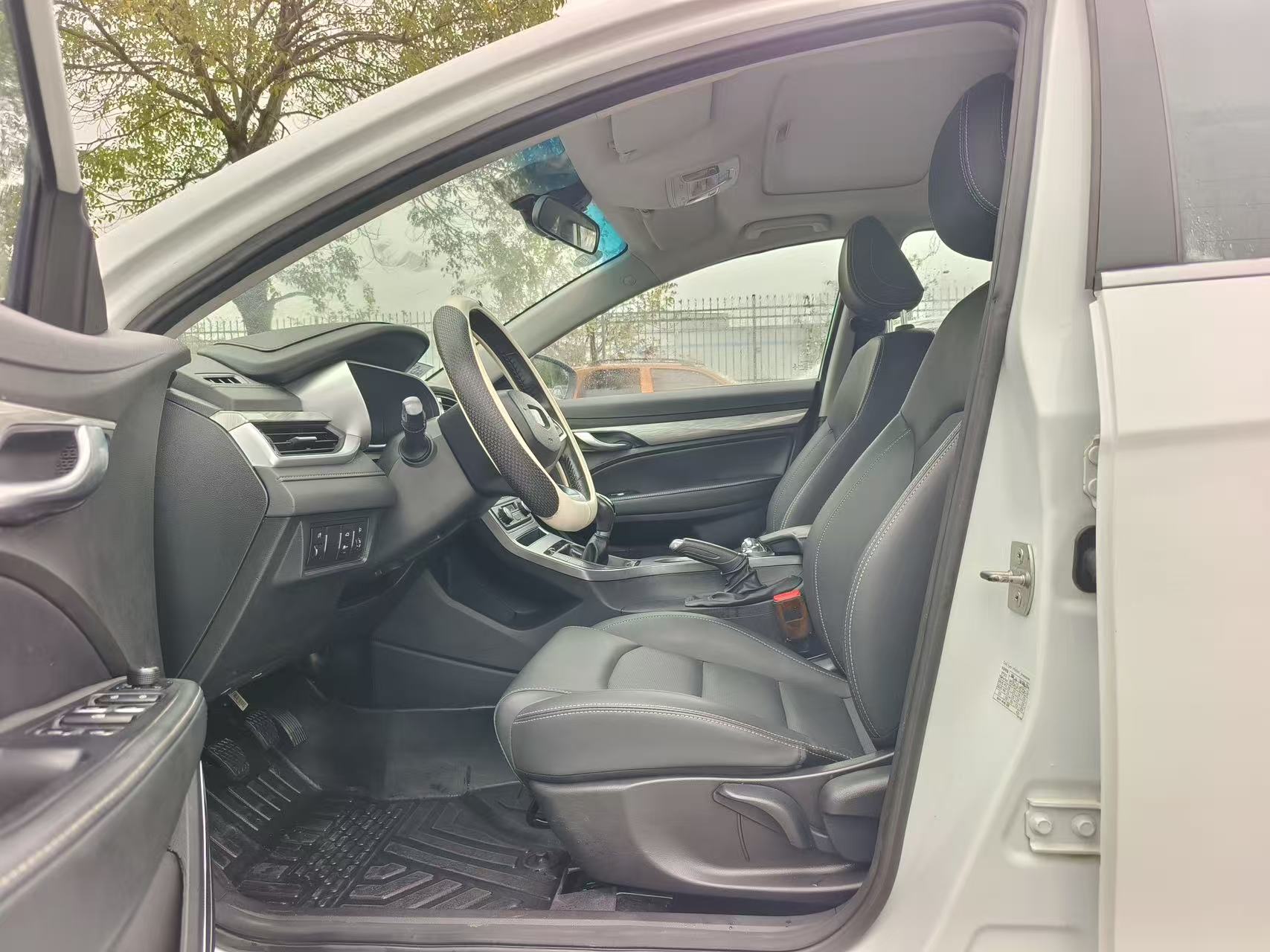 GEELY Emgrand 2019 #6 GEELY Emgrand 2019 car image #6