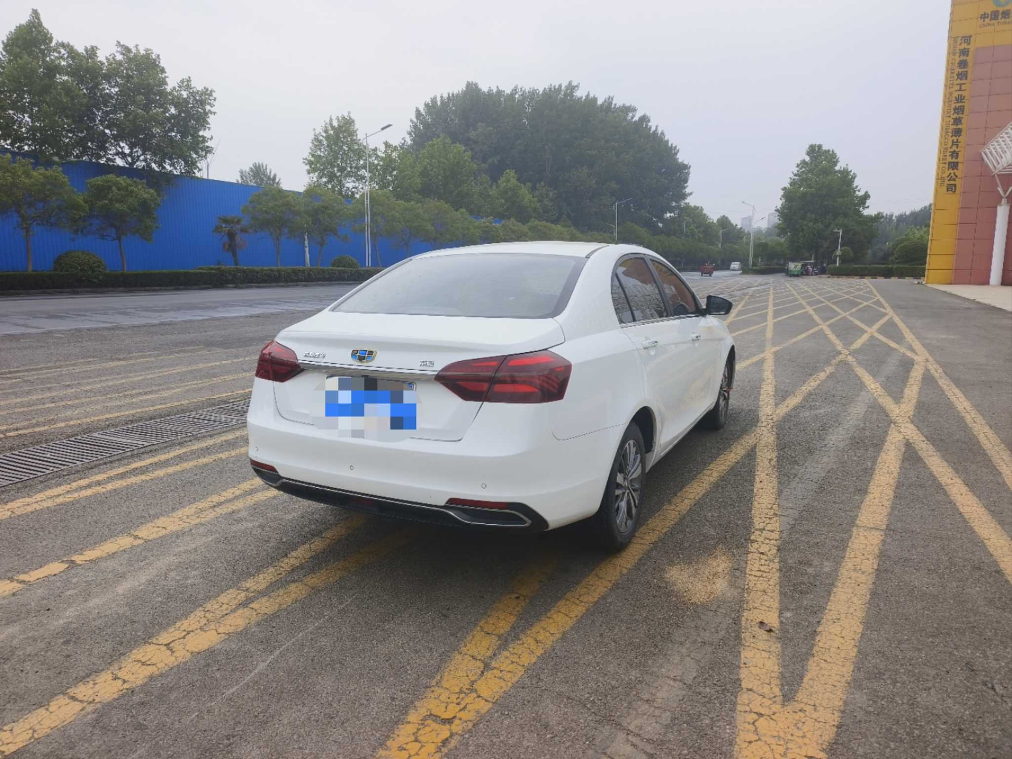 GEELY Emgrand 2019 car image #6