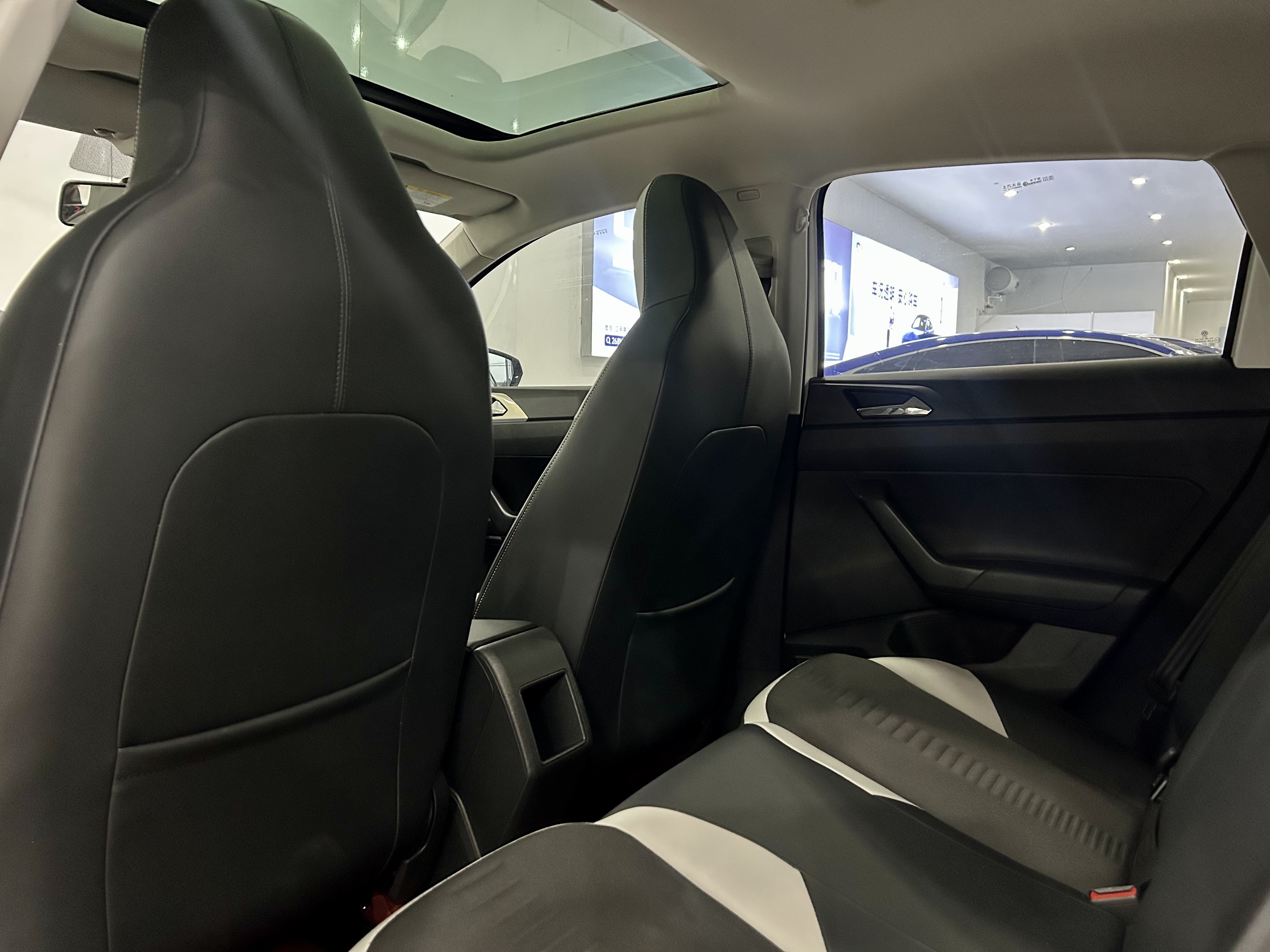 Volkswagen Polo 2021 car image #6