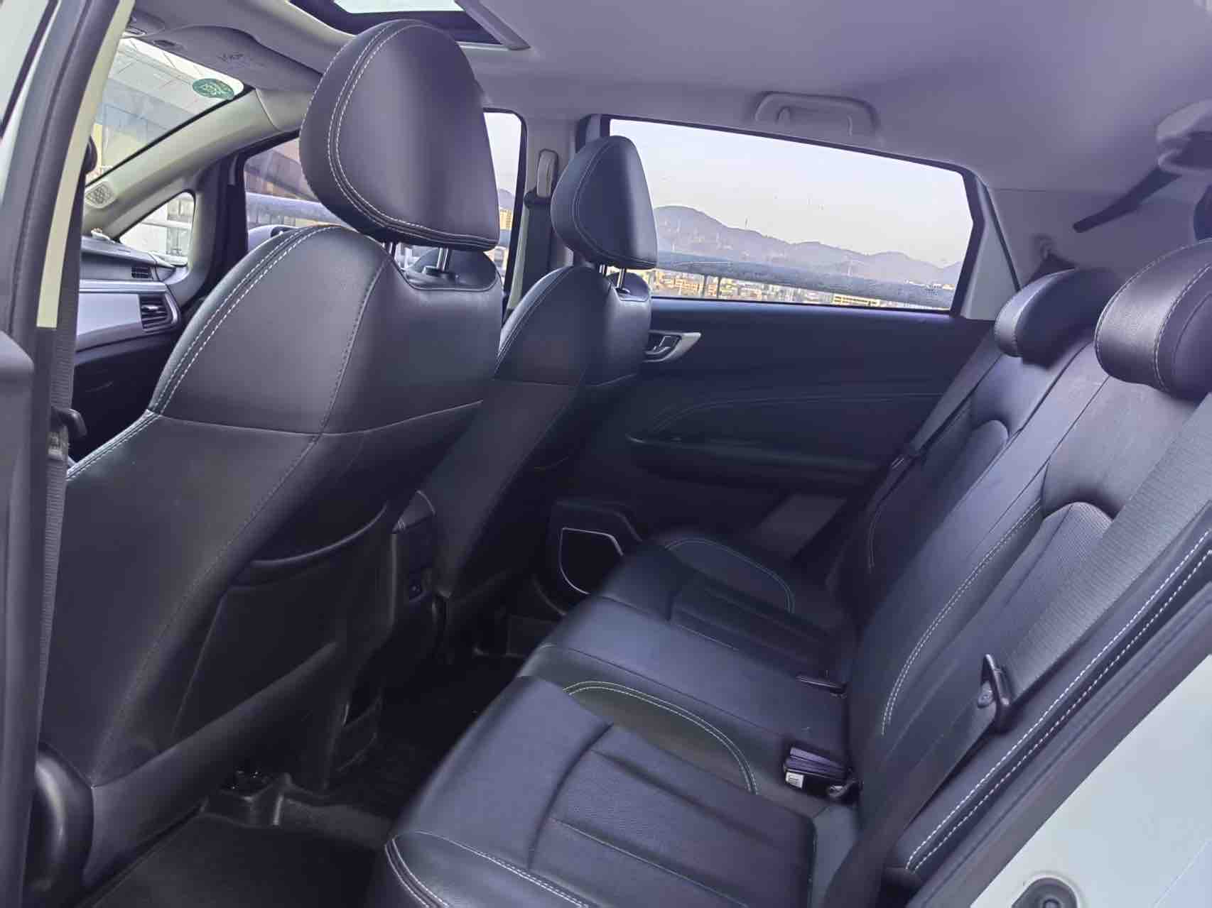 GEELY 2019 car image #6