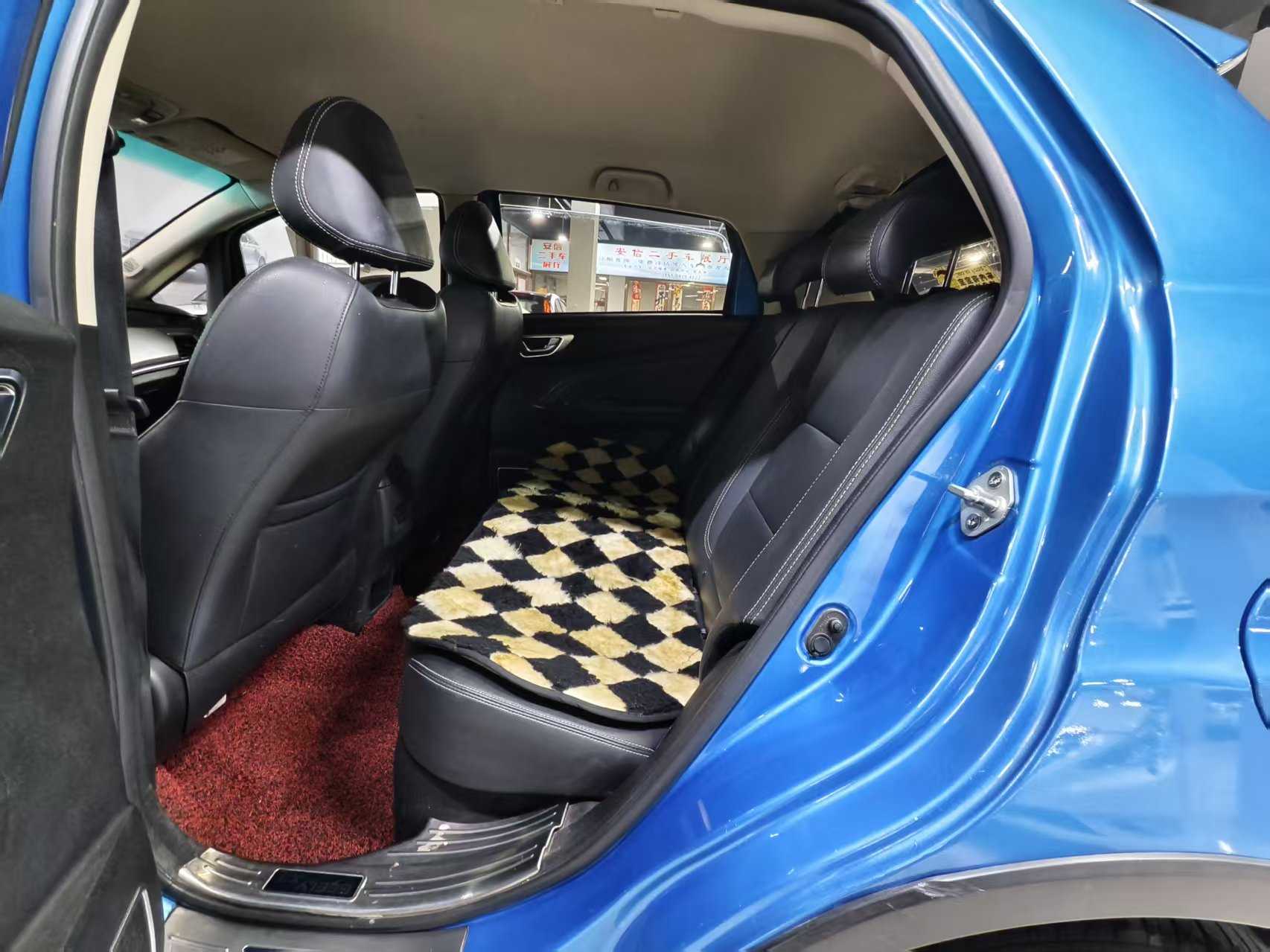 2018 car image #6