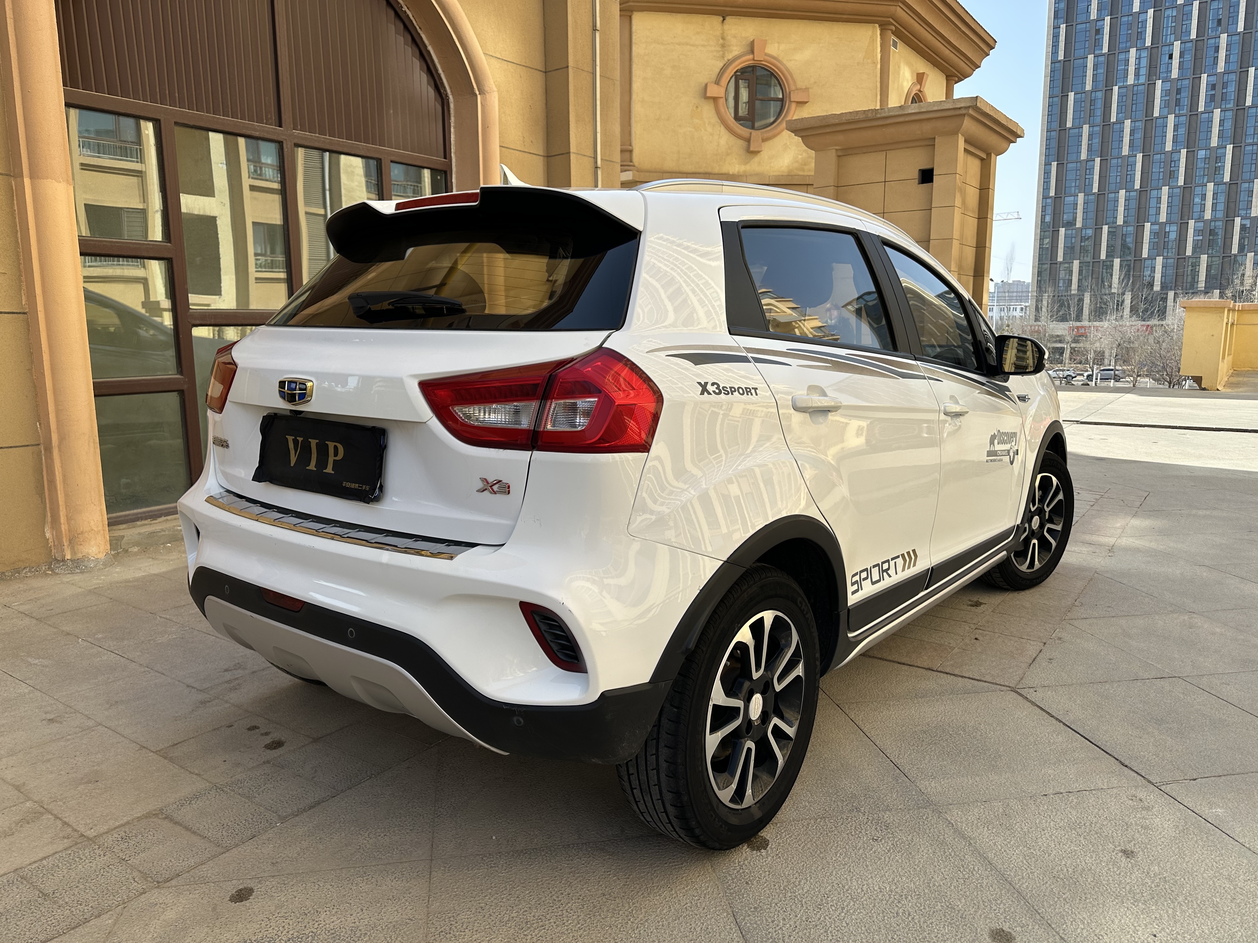 2018 car image #6