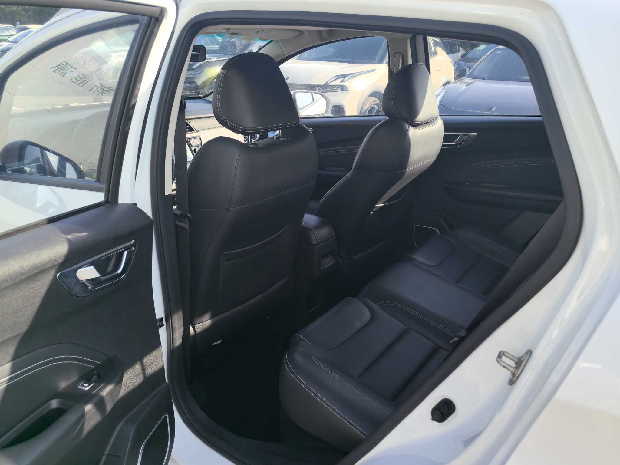 2018 immagine di auto #6