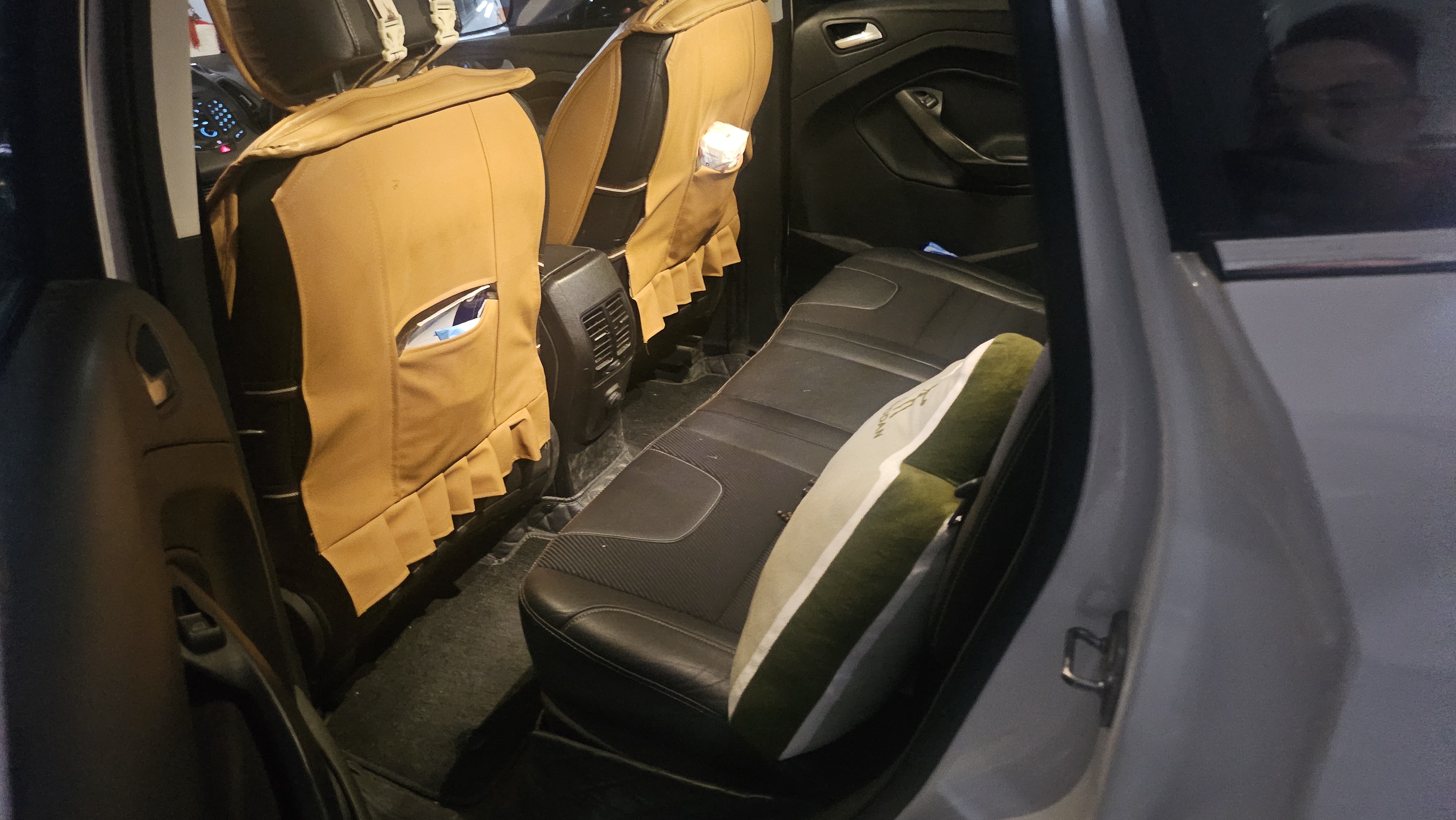 Ford Kuga 2015 صورة سيارة #6