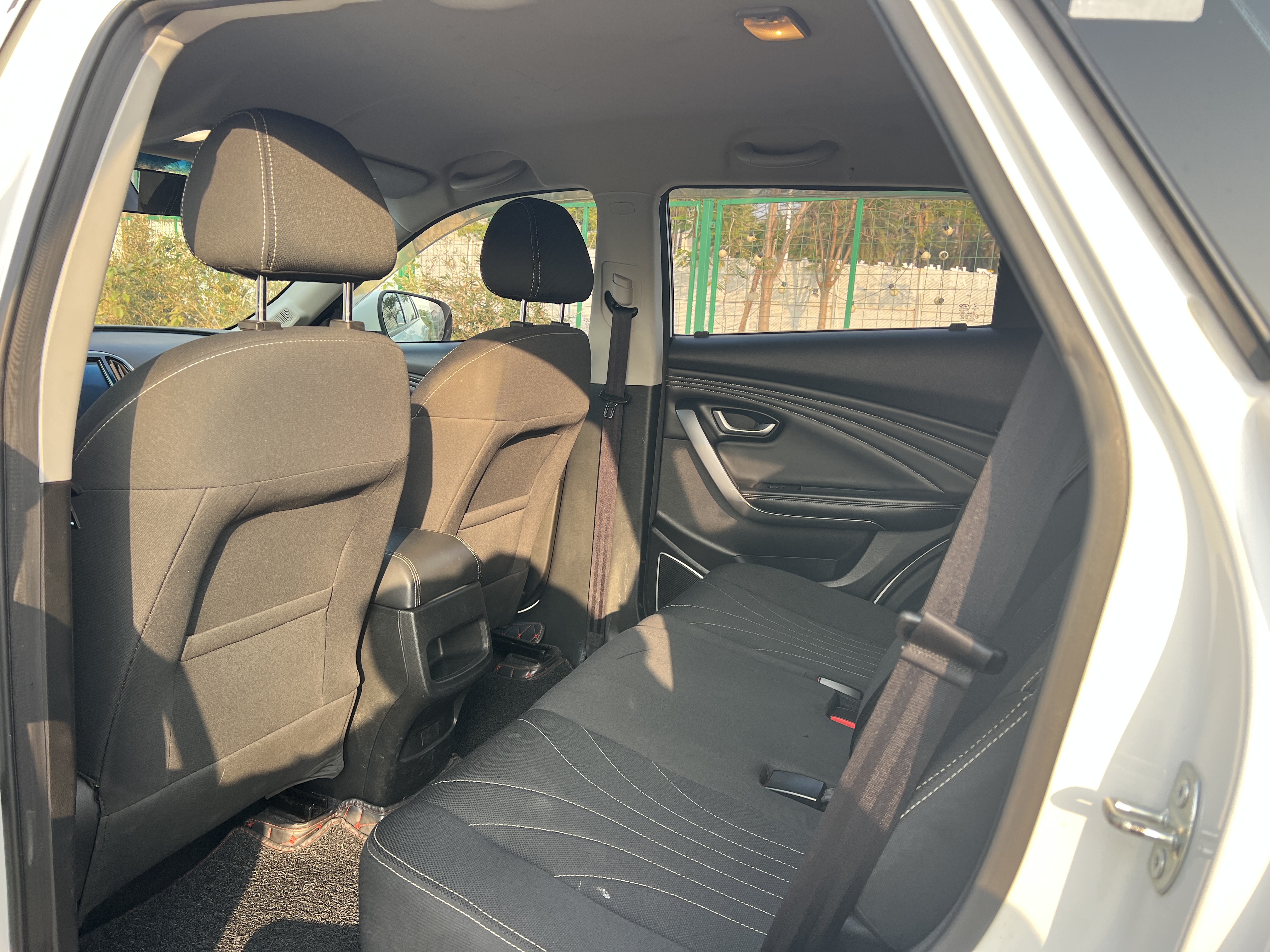 X70 2019 car image #6
