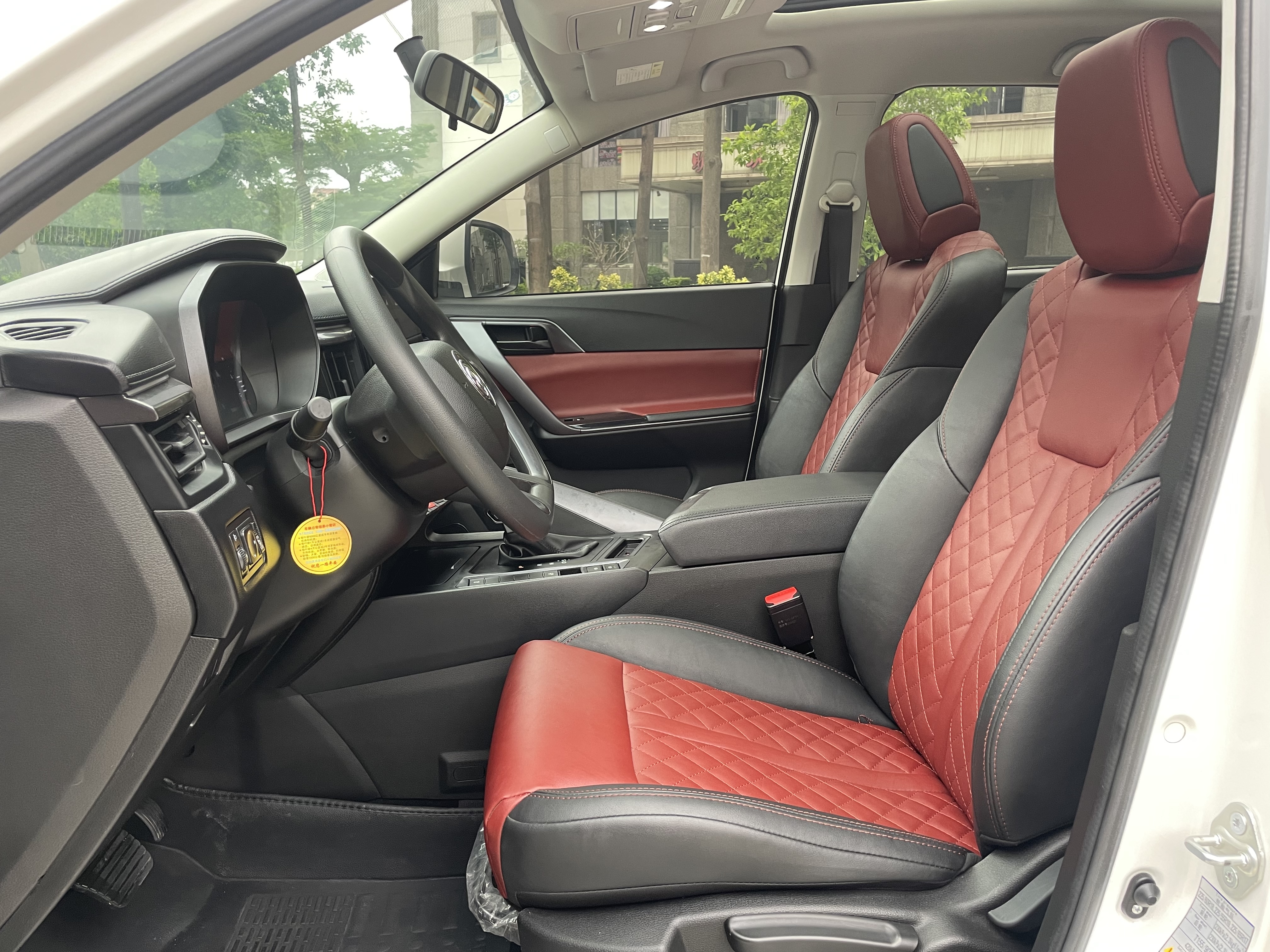 T5 L 2020 #6 T5 L 2020 car image #6