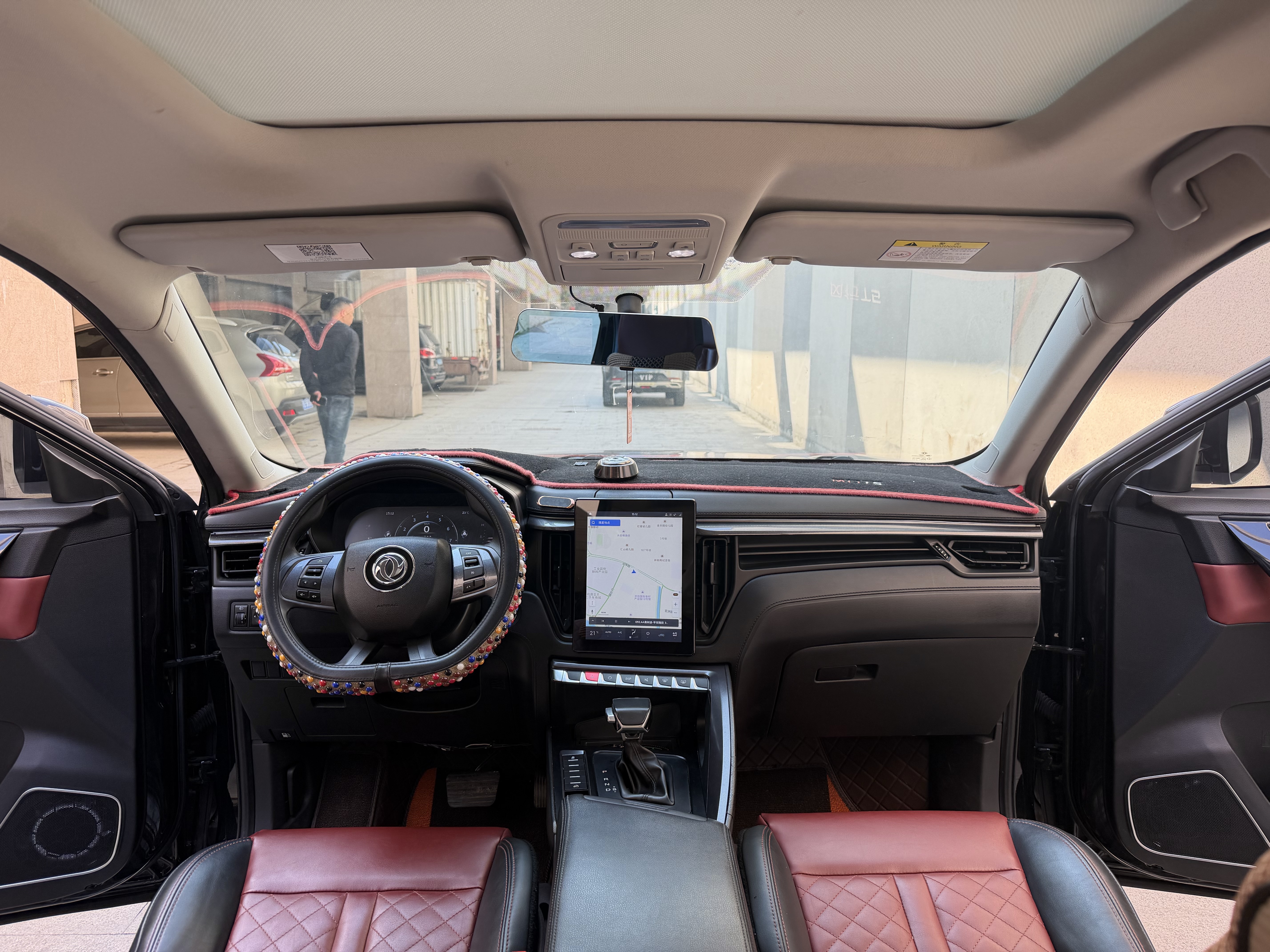 T5 L 2019 car image #6