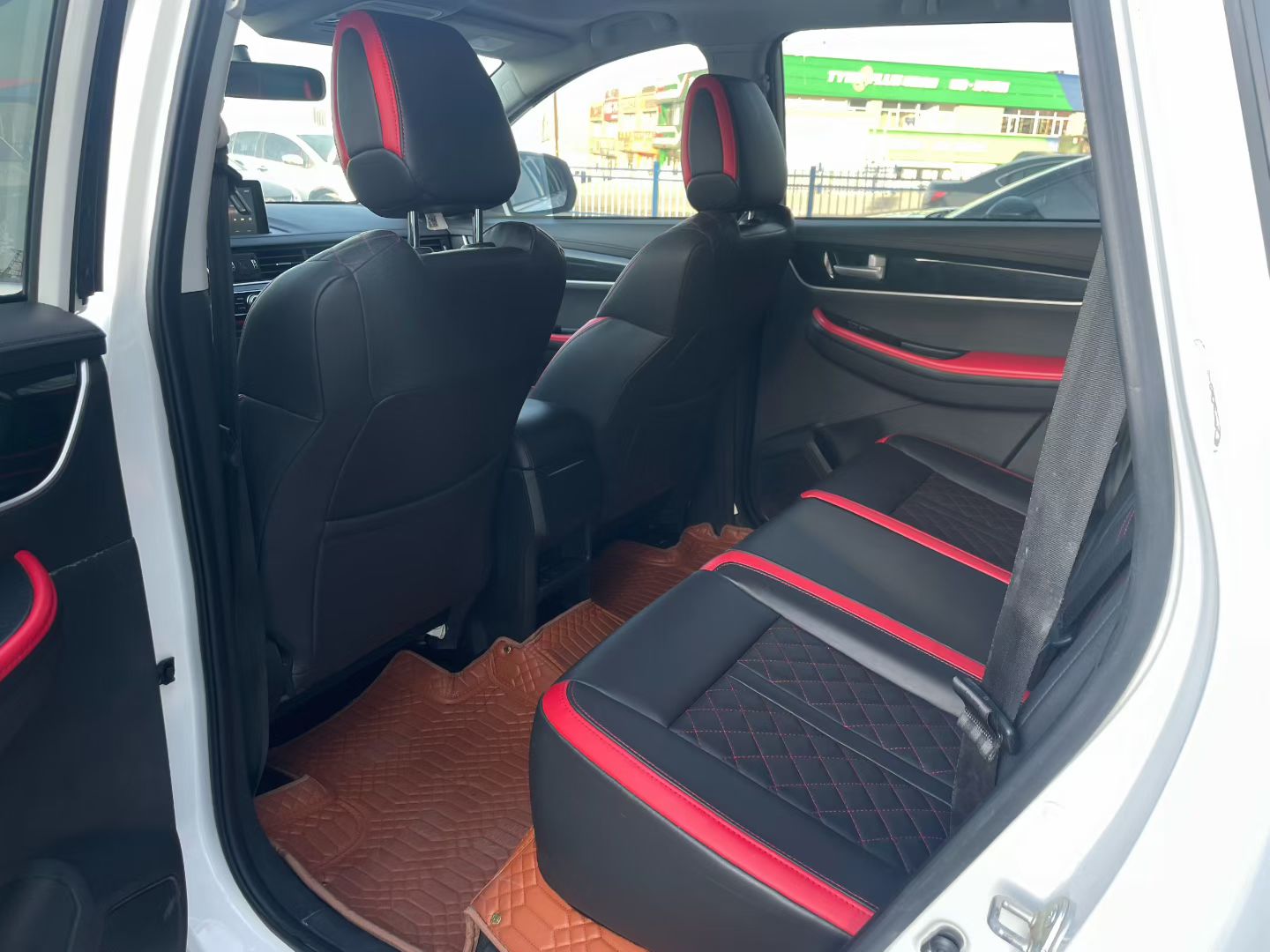 T5 2020 car image #6