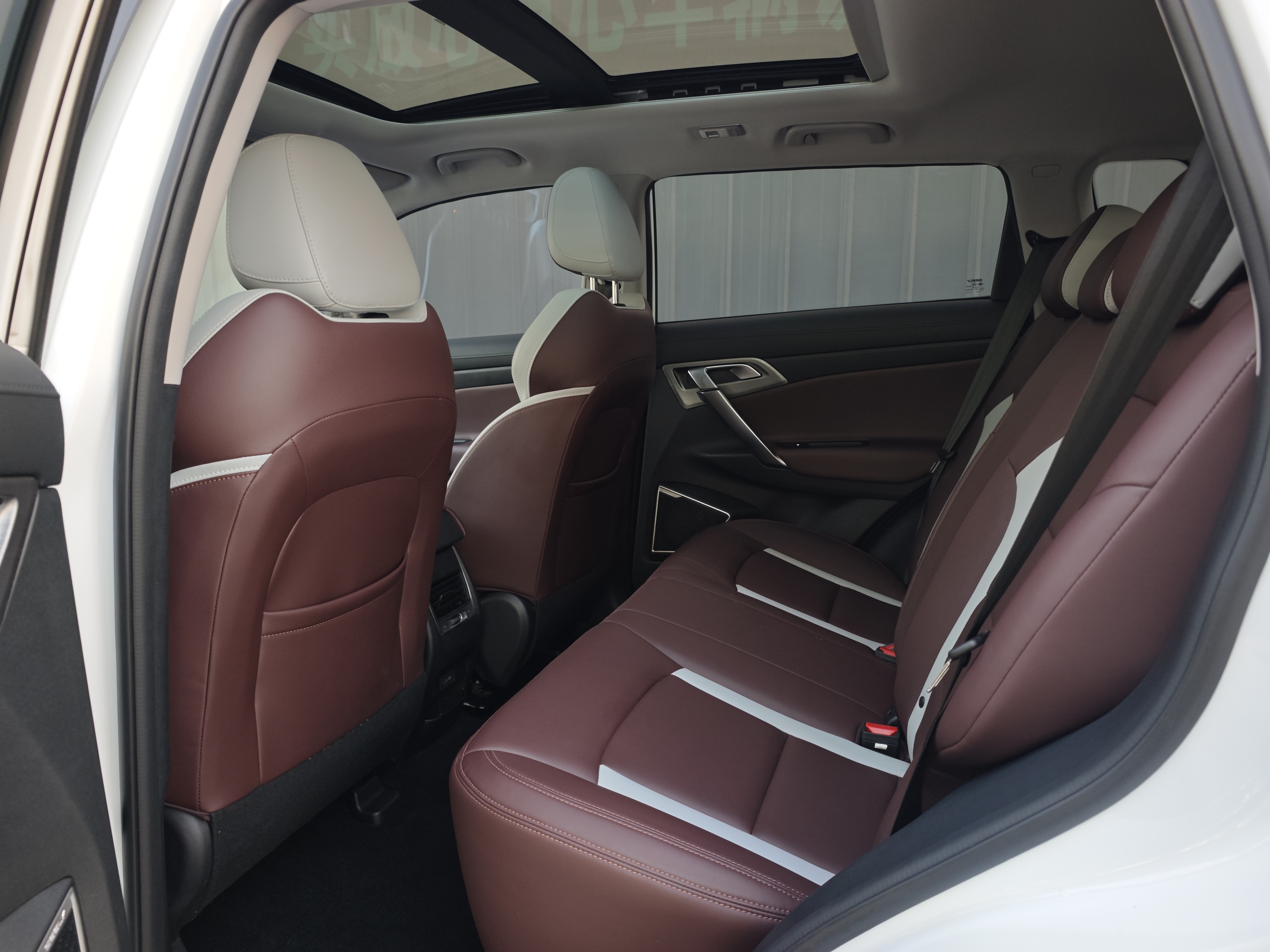 GEELY Boyue 2023 صورة سيارة #6