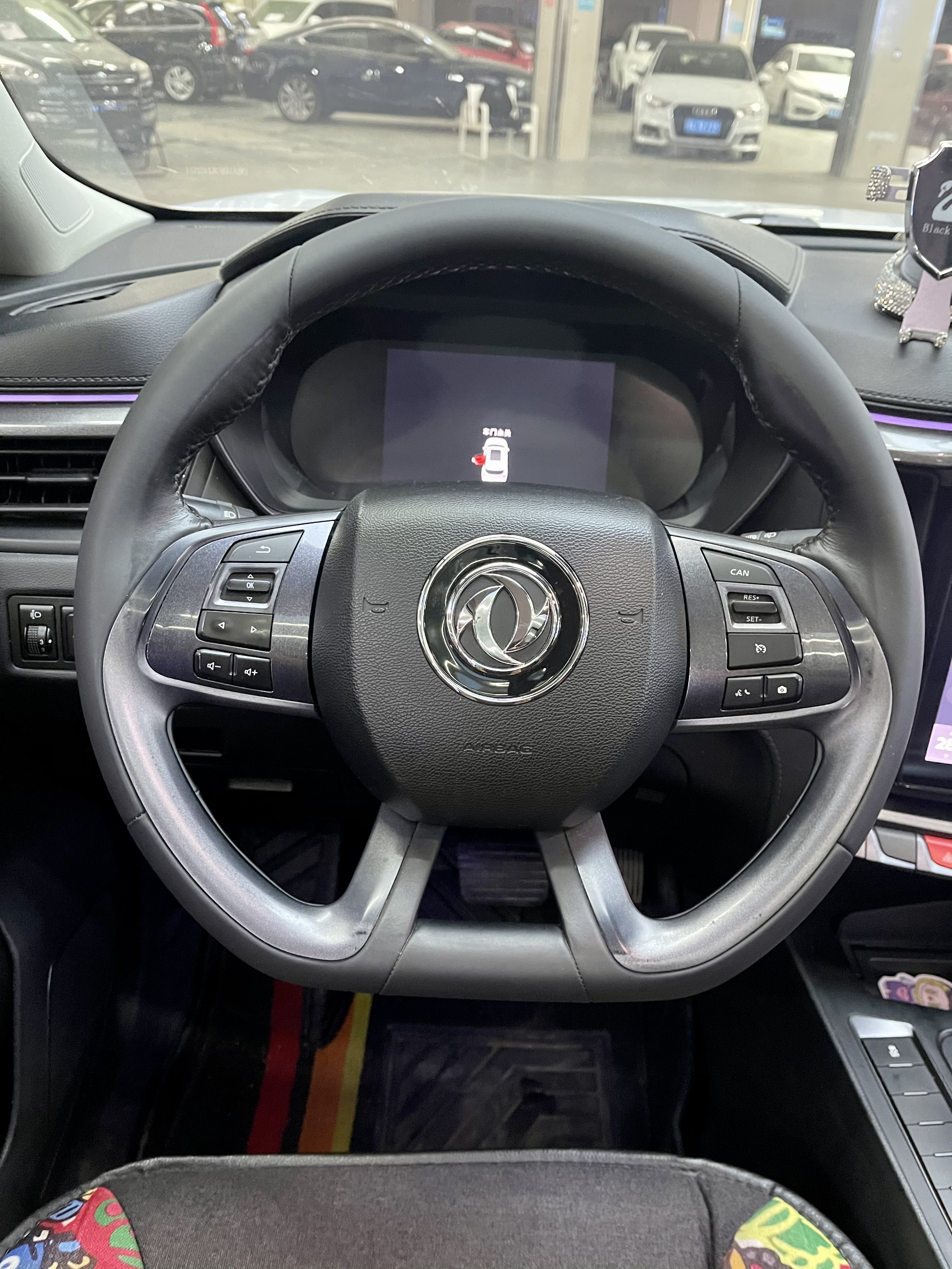 T5 2020 car image #6