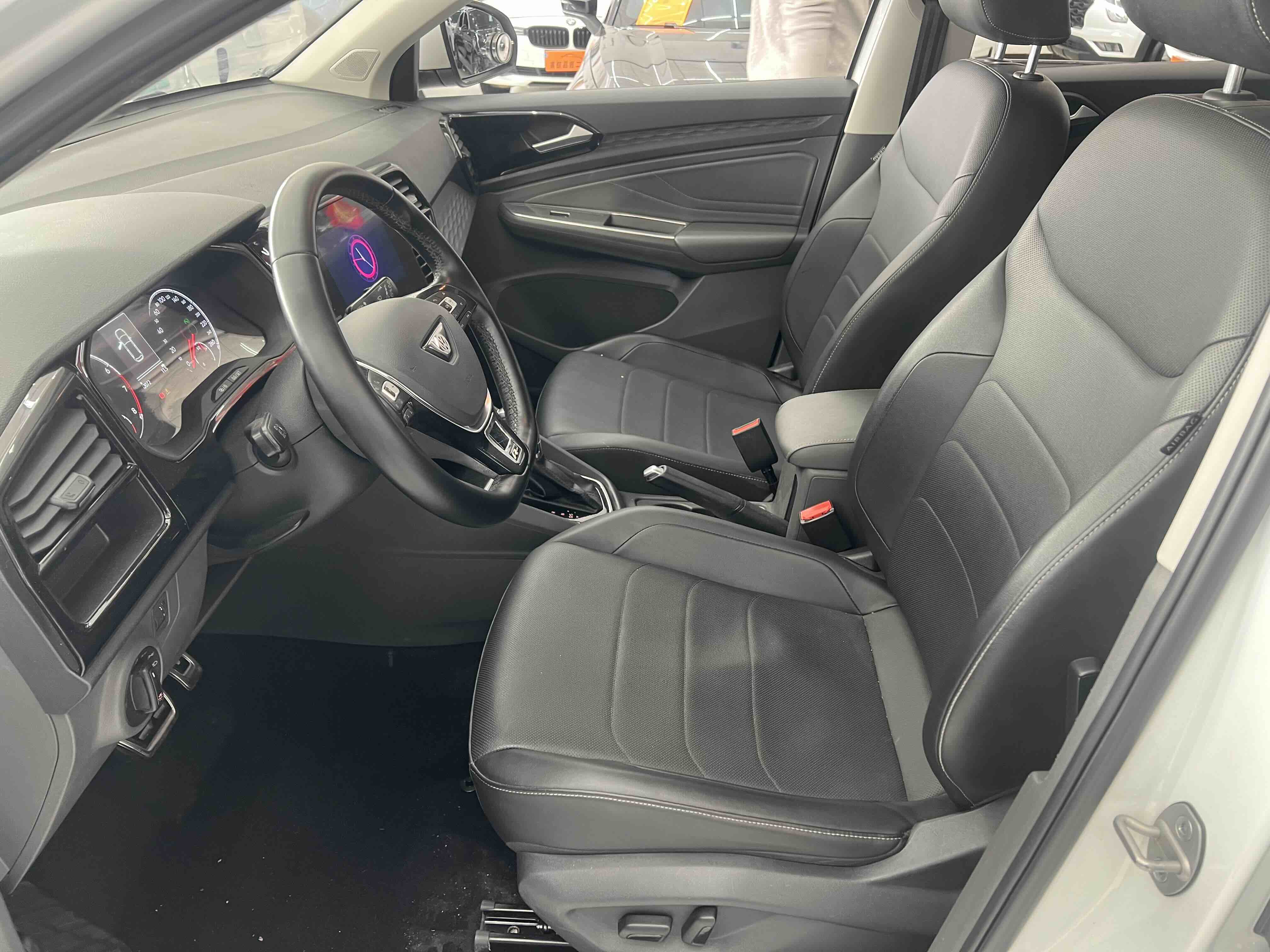 VS5 2019 car image #6