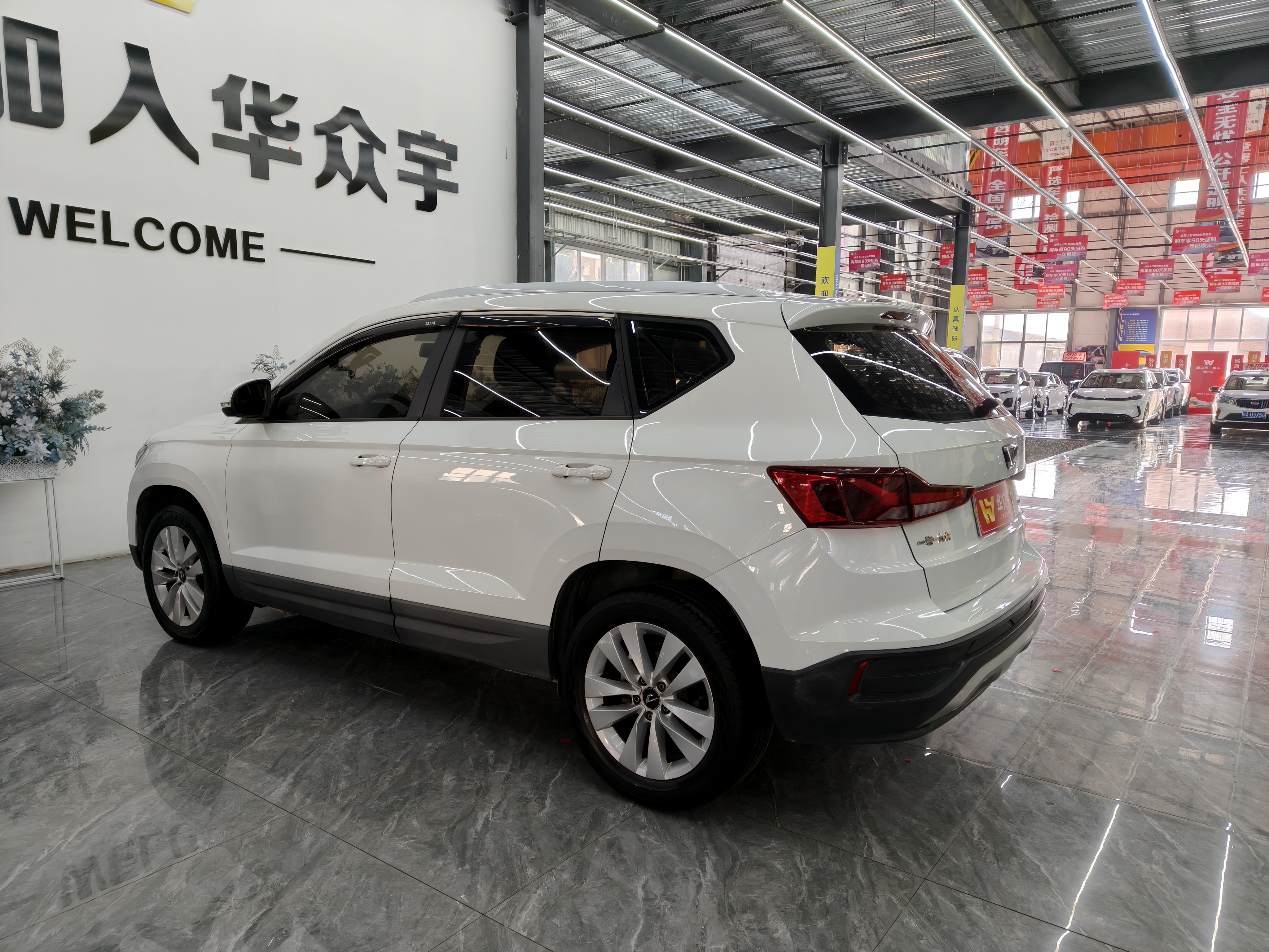 VS5 2019 car image #6
