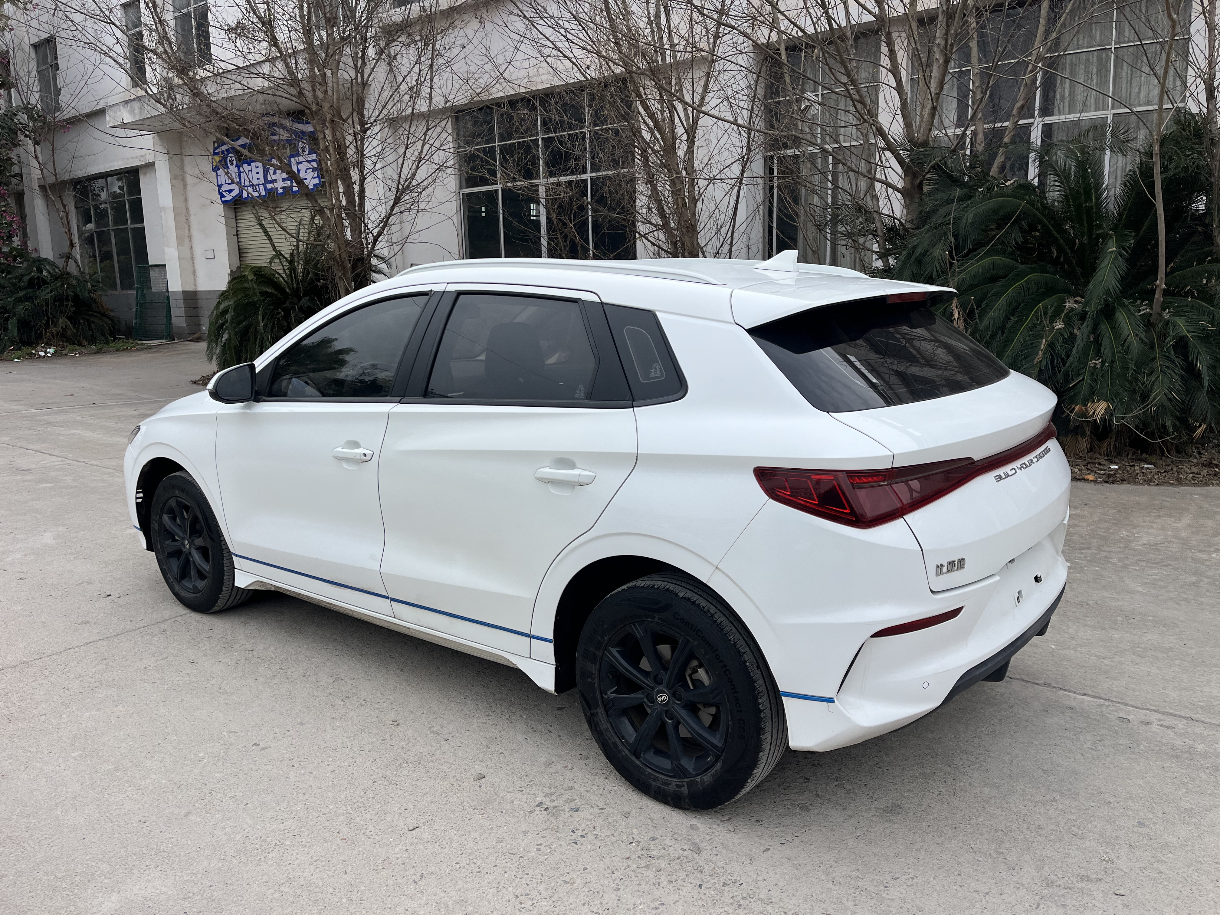 BYD e2 2019 immagine di auto #6