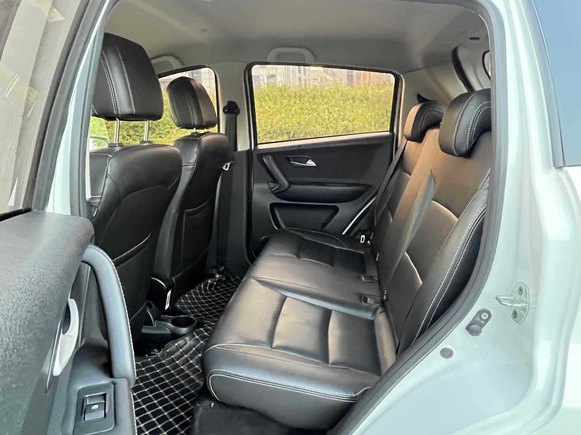 JAC 2019 #6 JAC 2019 car image #6