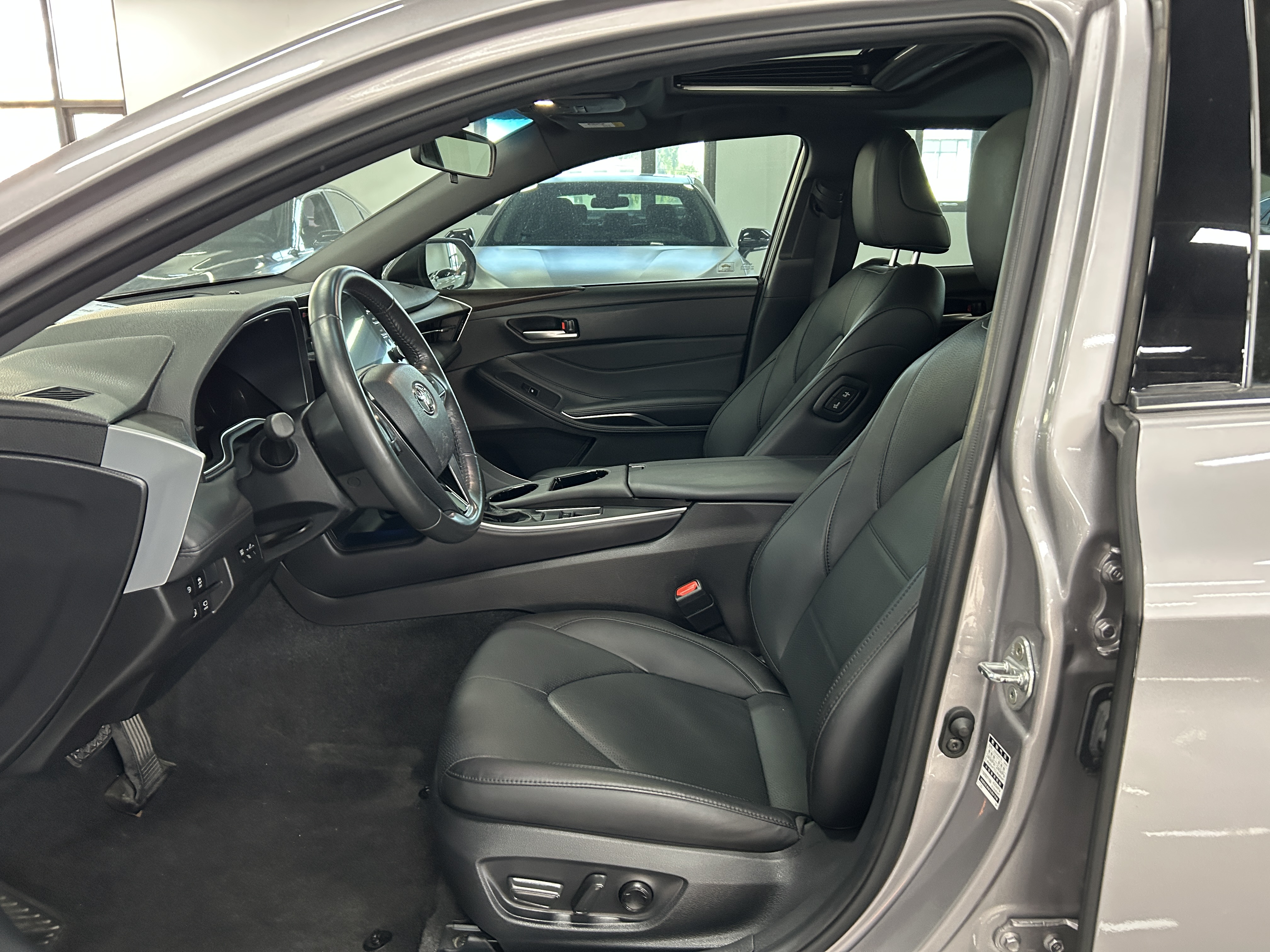 Toyota Avalon 2020 car image #6