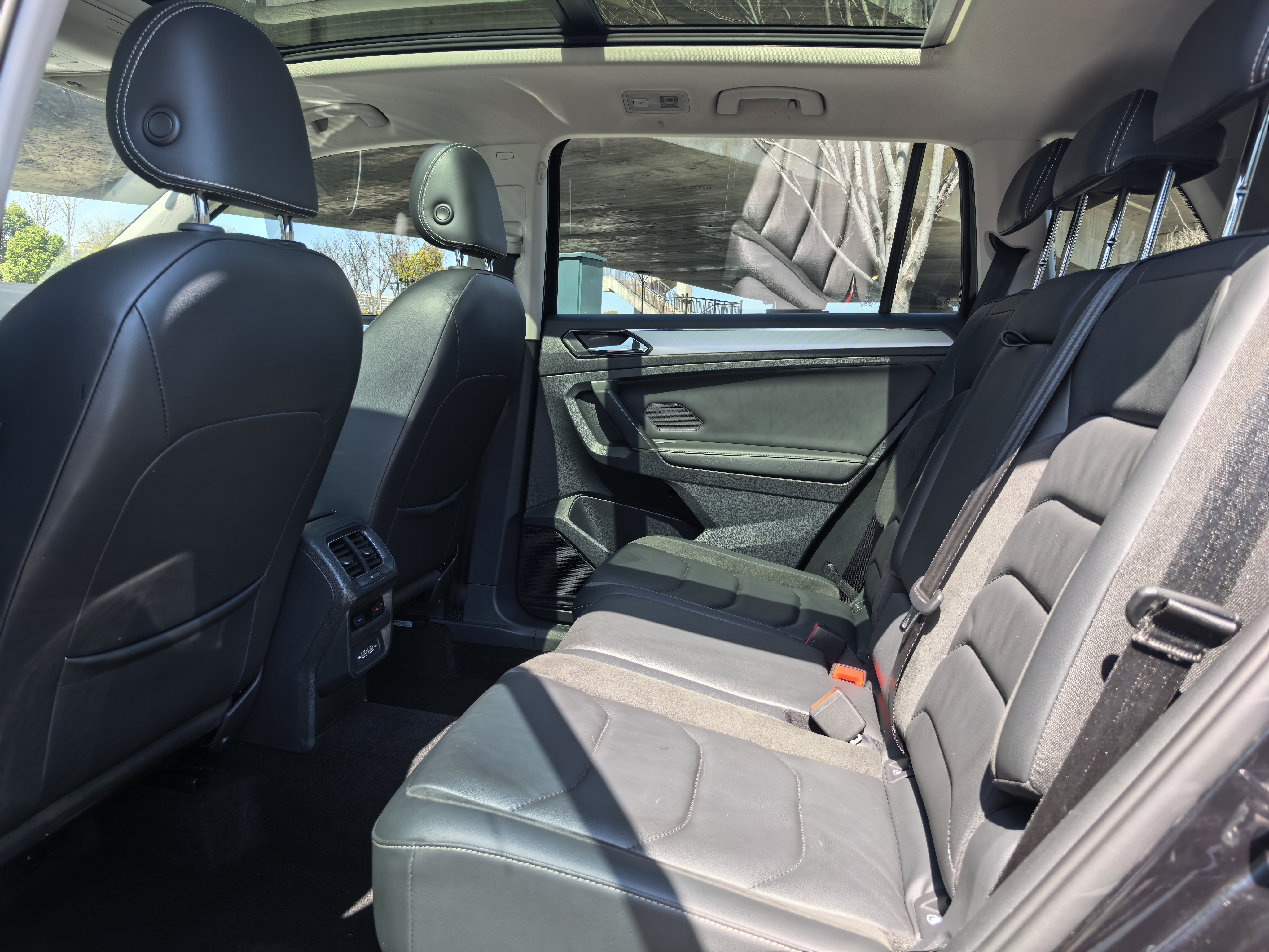 Volkswagen Tiguan L 2020 #6 Volkswagen Tiguan L 2020 car image #6