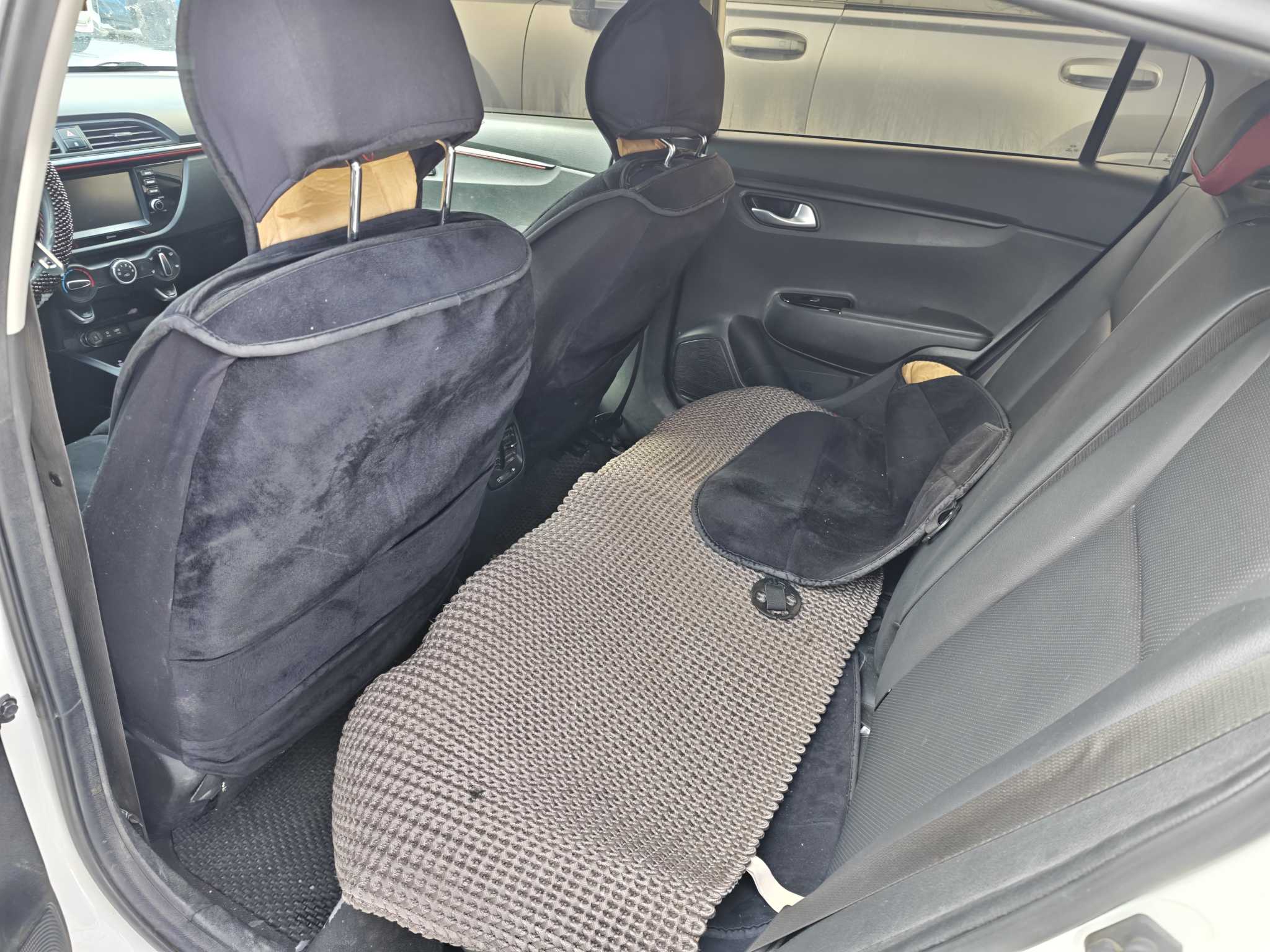 Kia Rio Cross 2020 car image #6