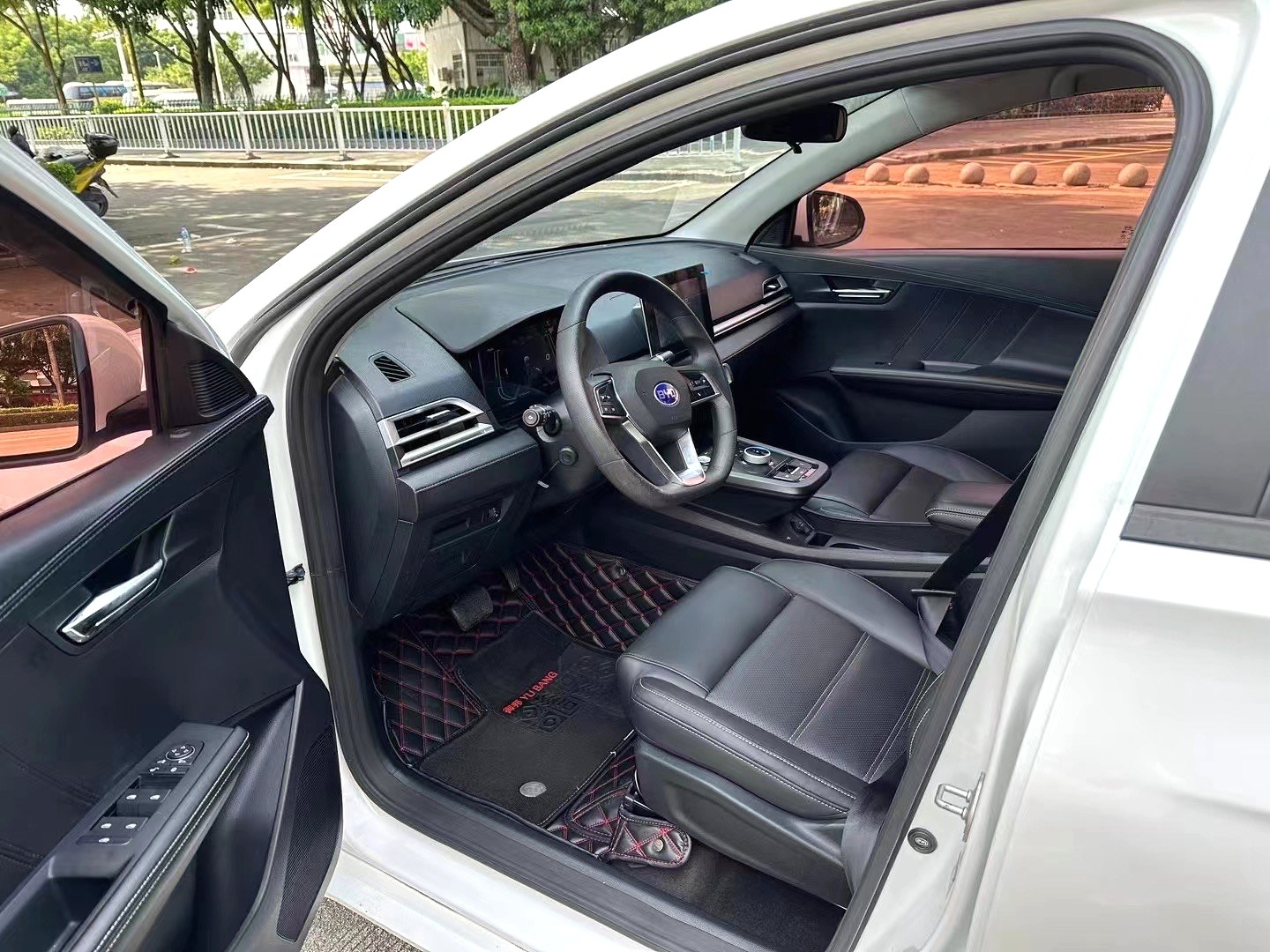 BYD e3 2020 car image #6