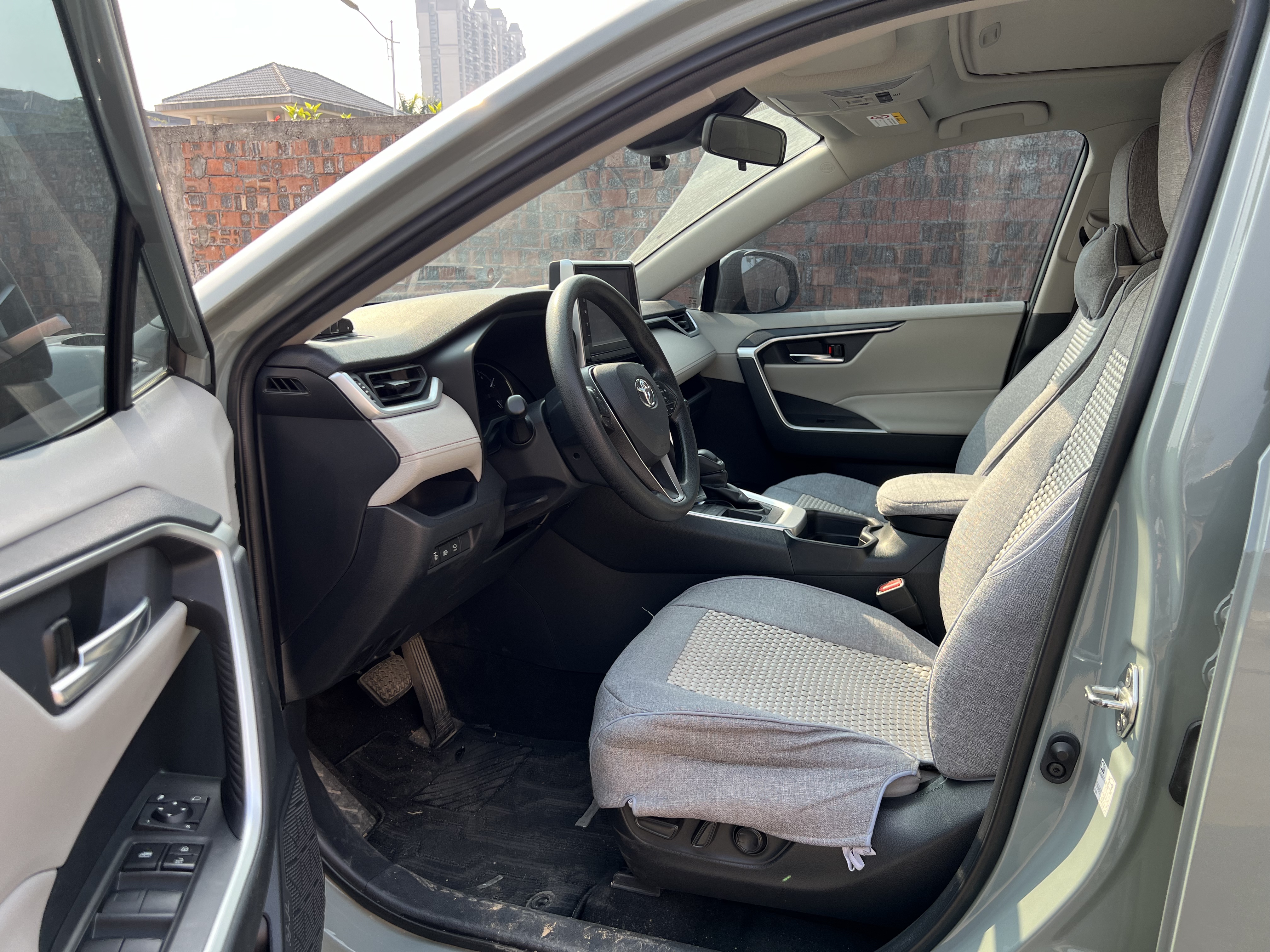 Toyota RAV4 2020 car image #6