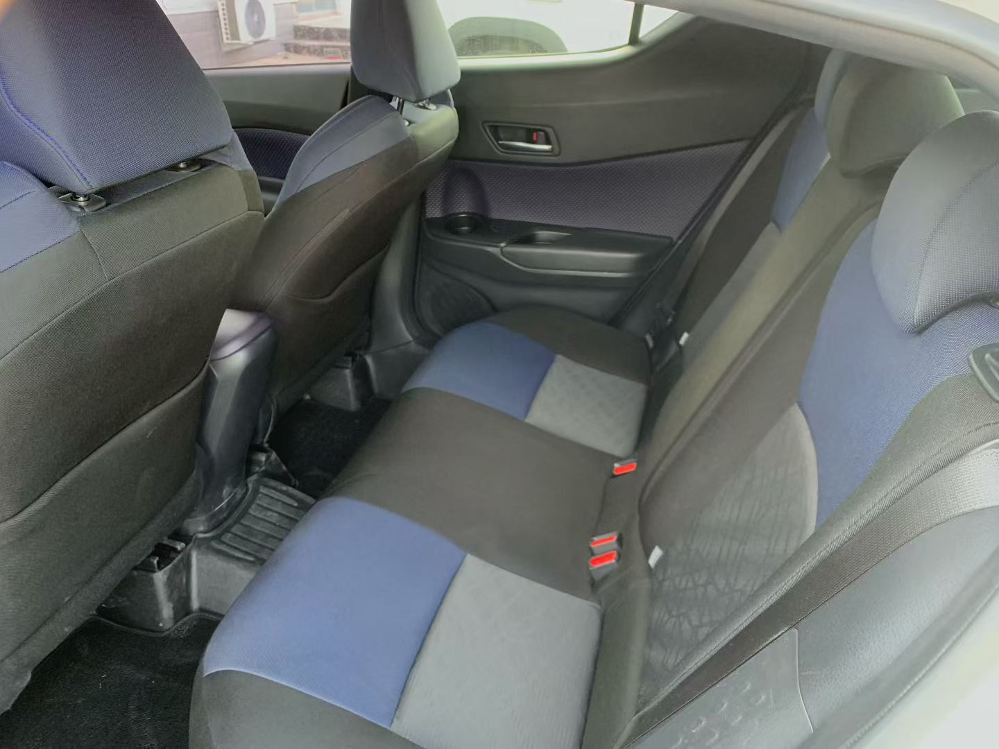 Toyota C-HR 2019 immagine di auto #6