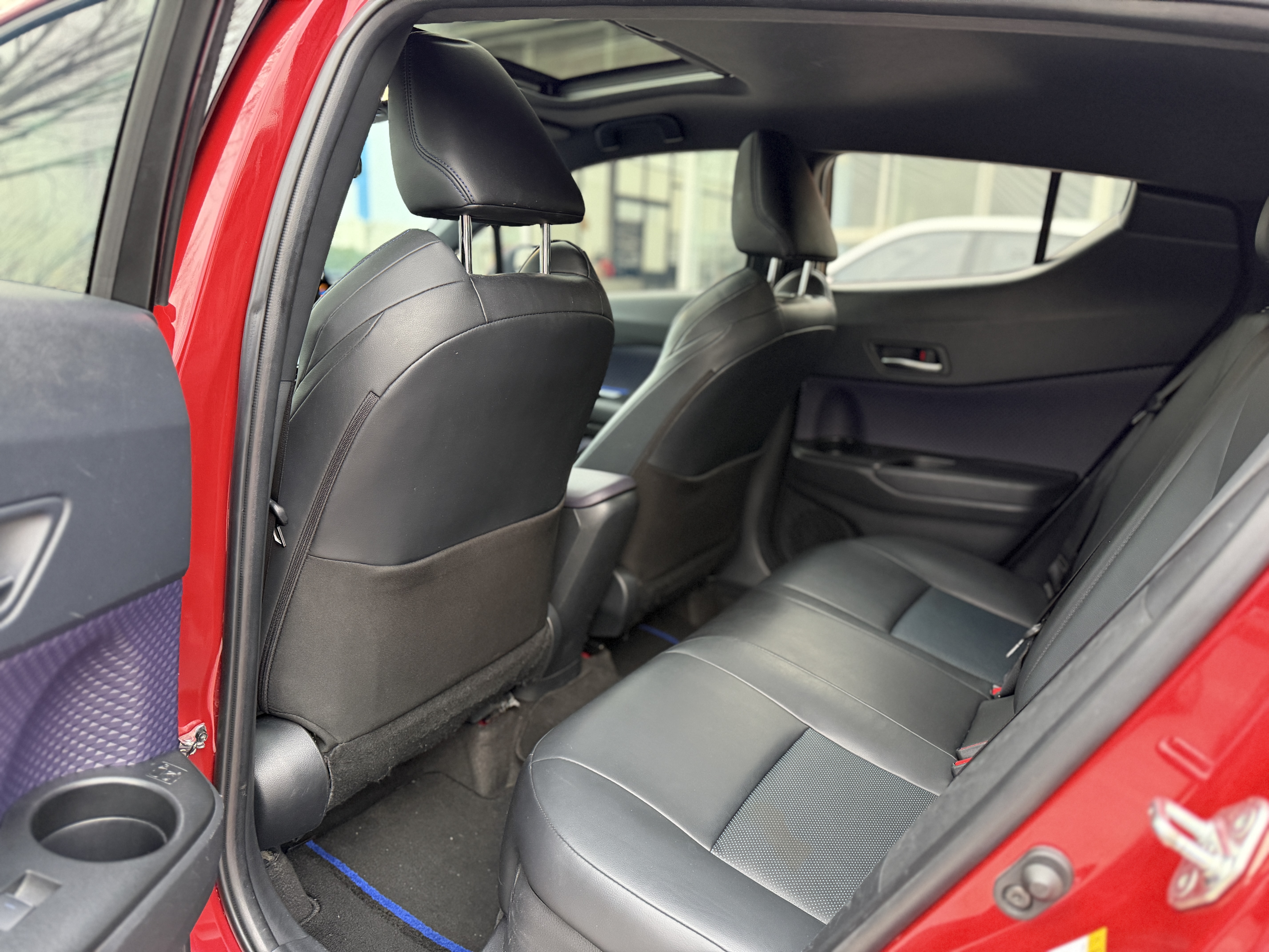 Toyota C-HR 2020 car image #6