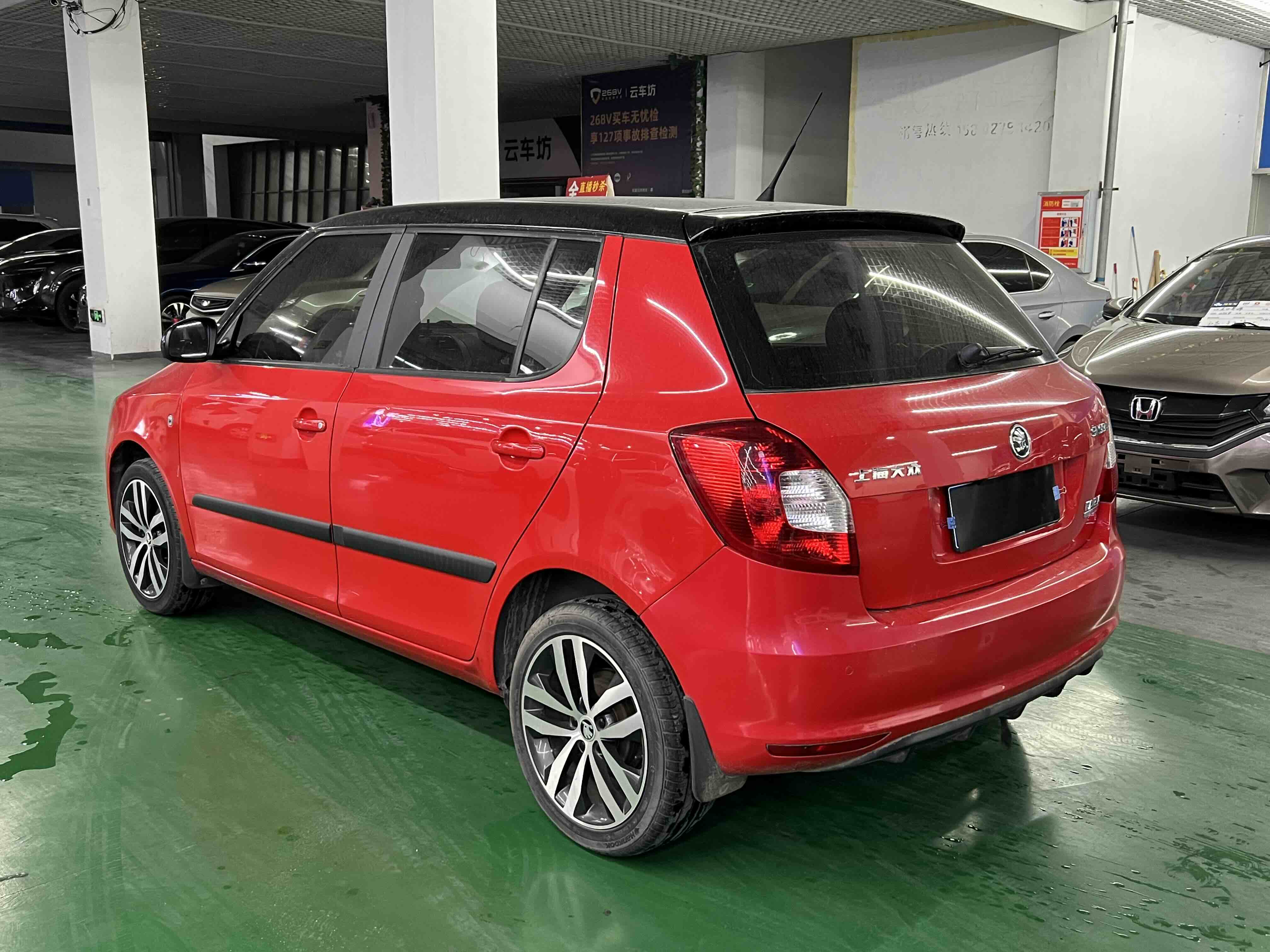 Skoda Fabia 2014 car image #6