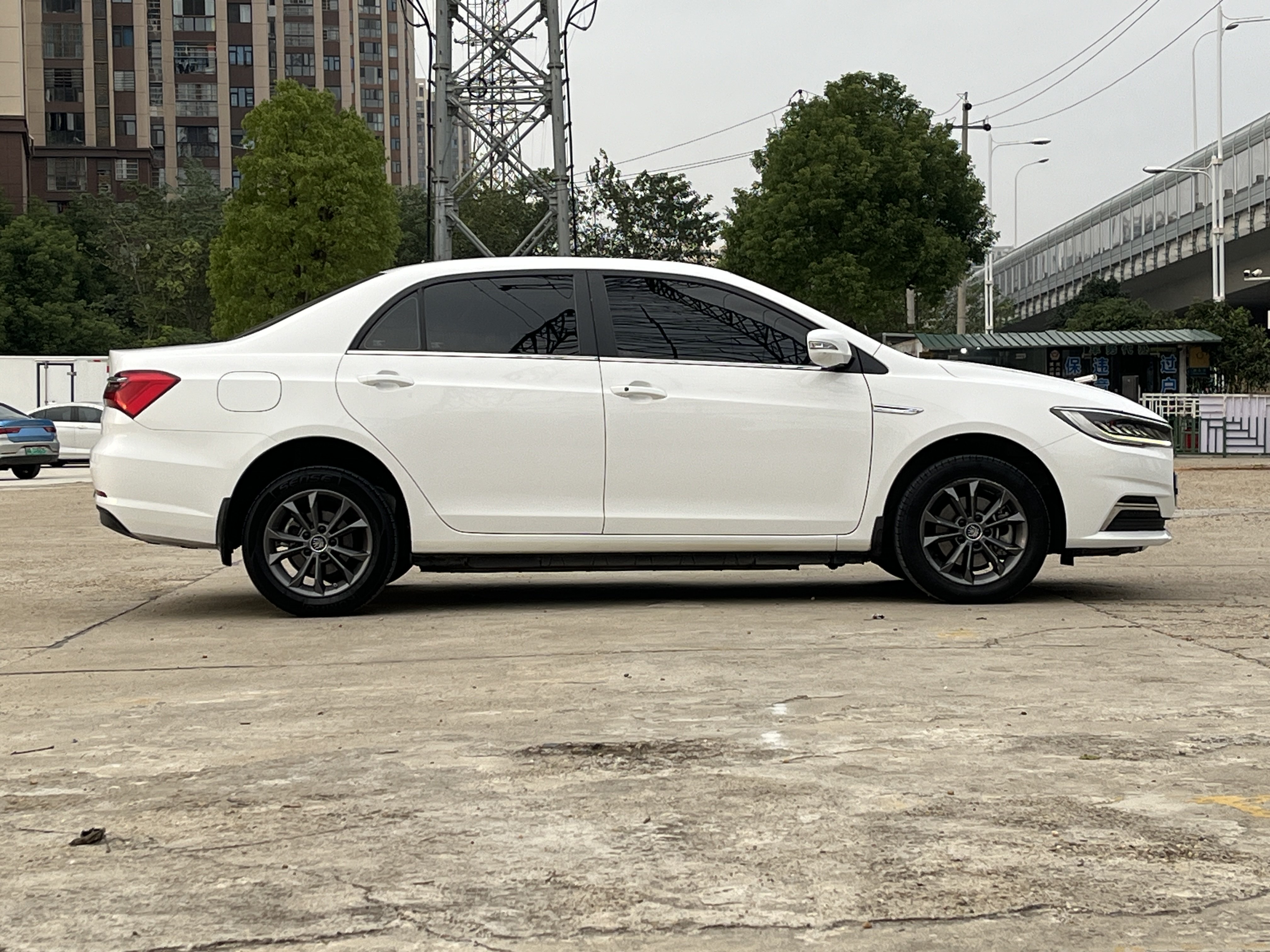 BYD Qin New Energy 2020 #6 BYD Qin New Energy 2020 car image #6