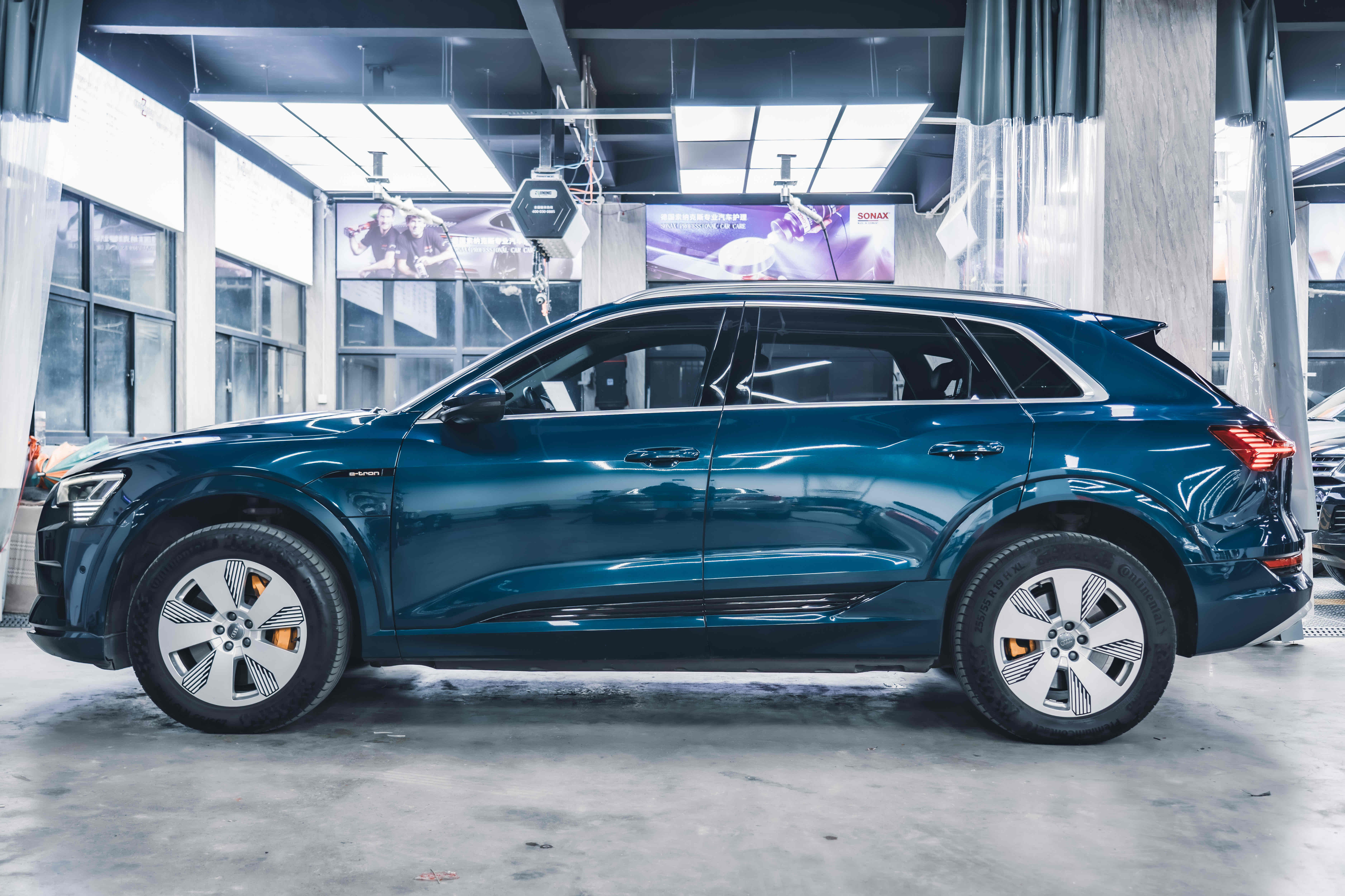 Audi e-tron (Imported) 2020 car image #6