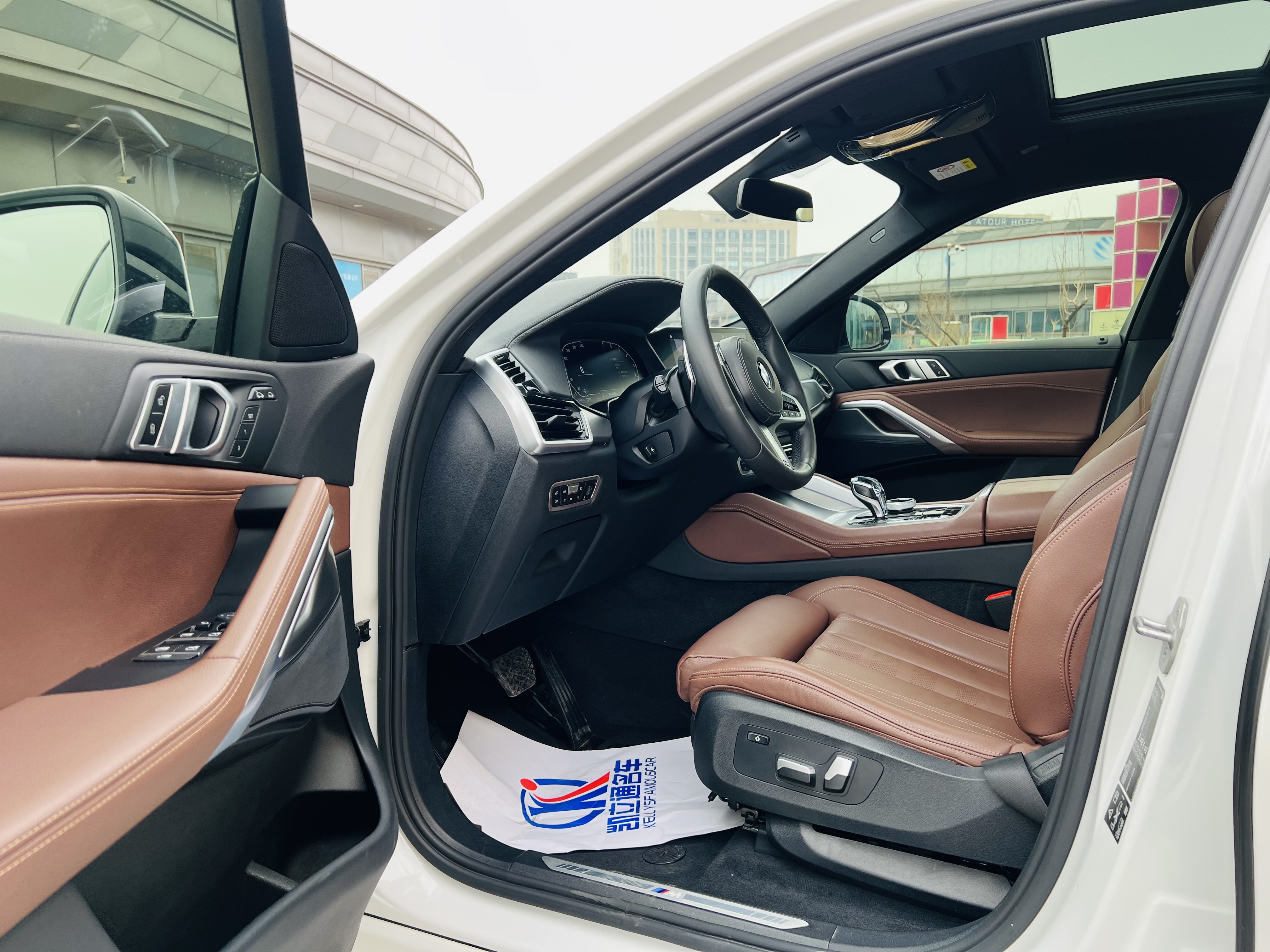 BMW X6 2020 car image #6