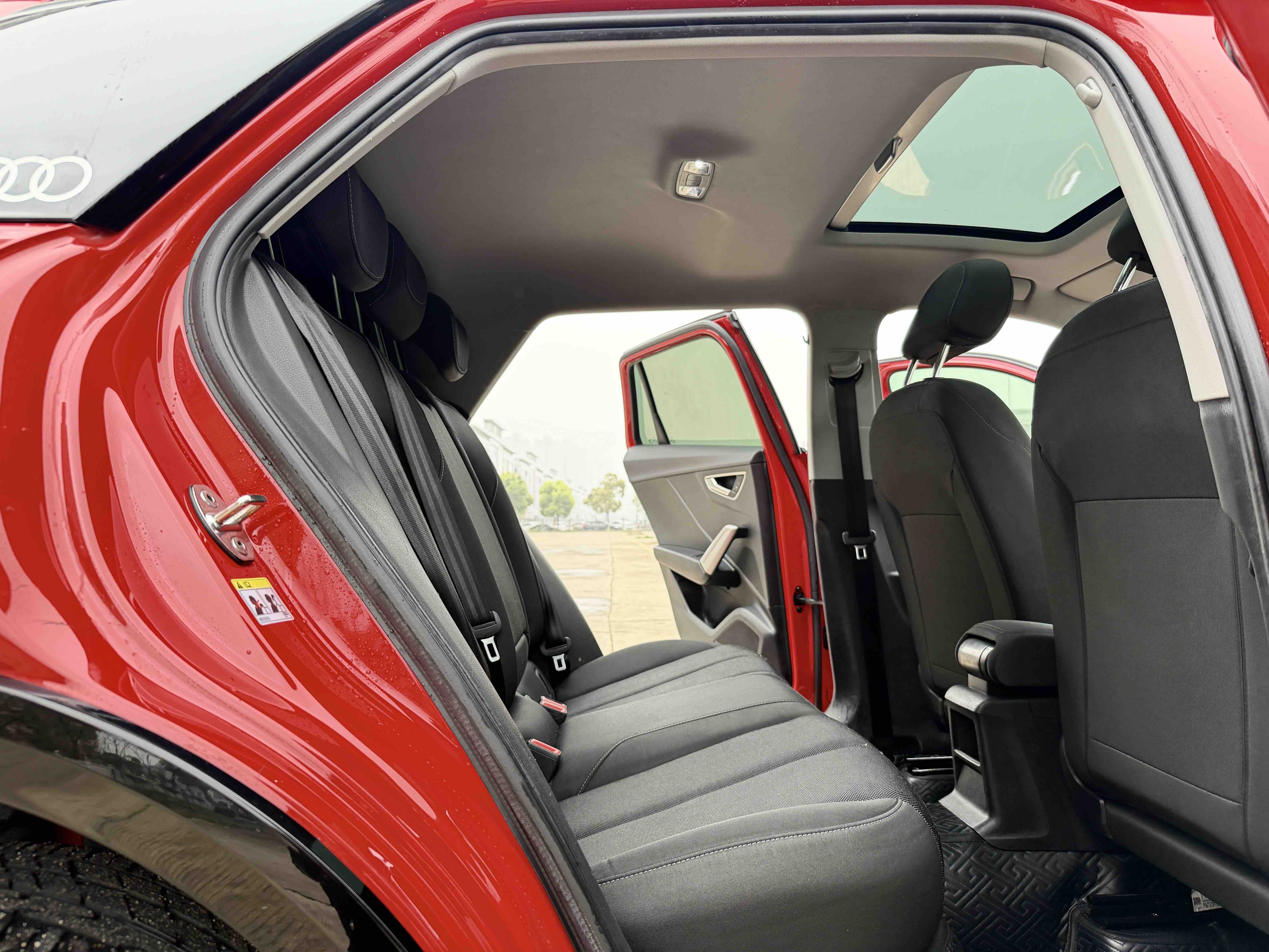 Audi Q2L 2021 car image #6