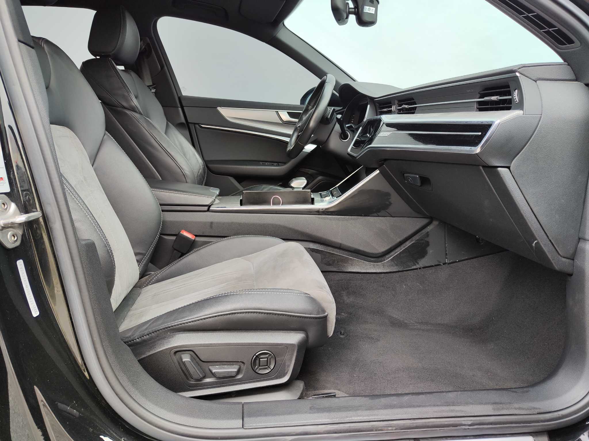 Audi A6L New Energy 2021 #6 Audi A6L New Energy 2021 car image #6