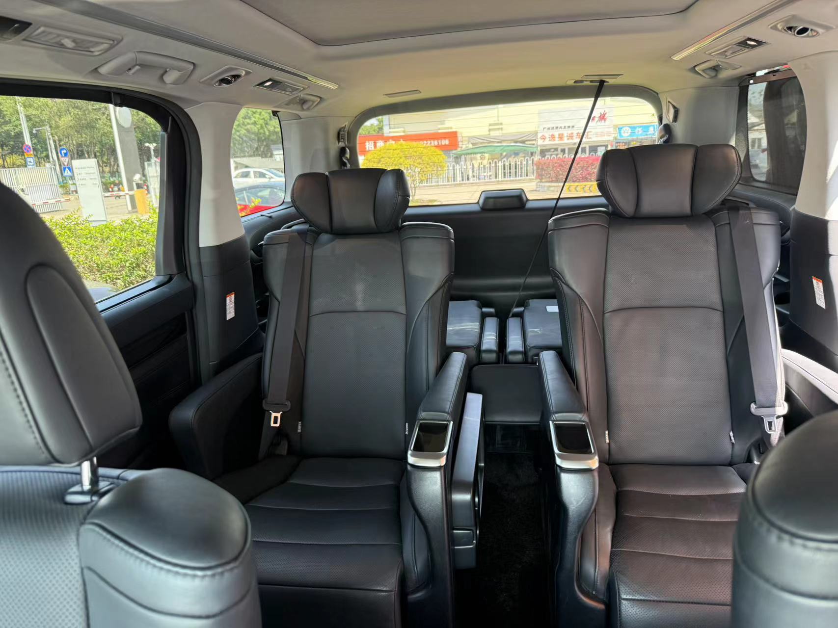 Toyota Alphard 2020 car image #6