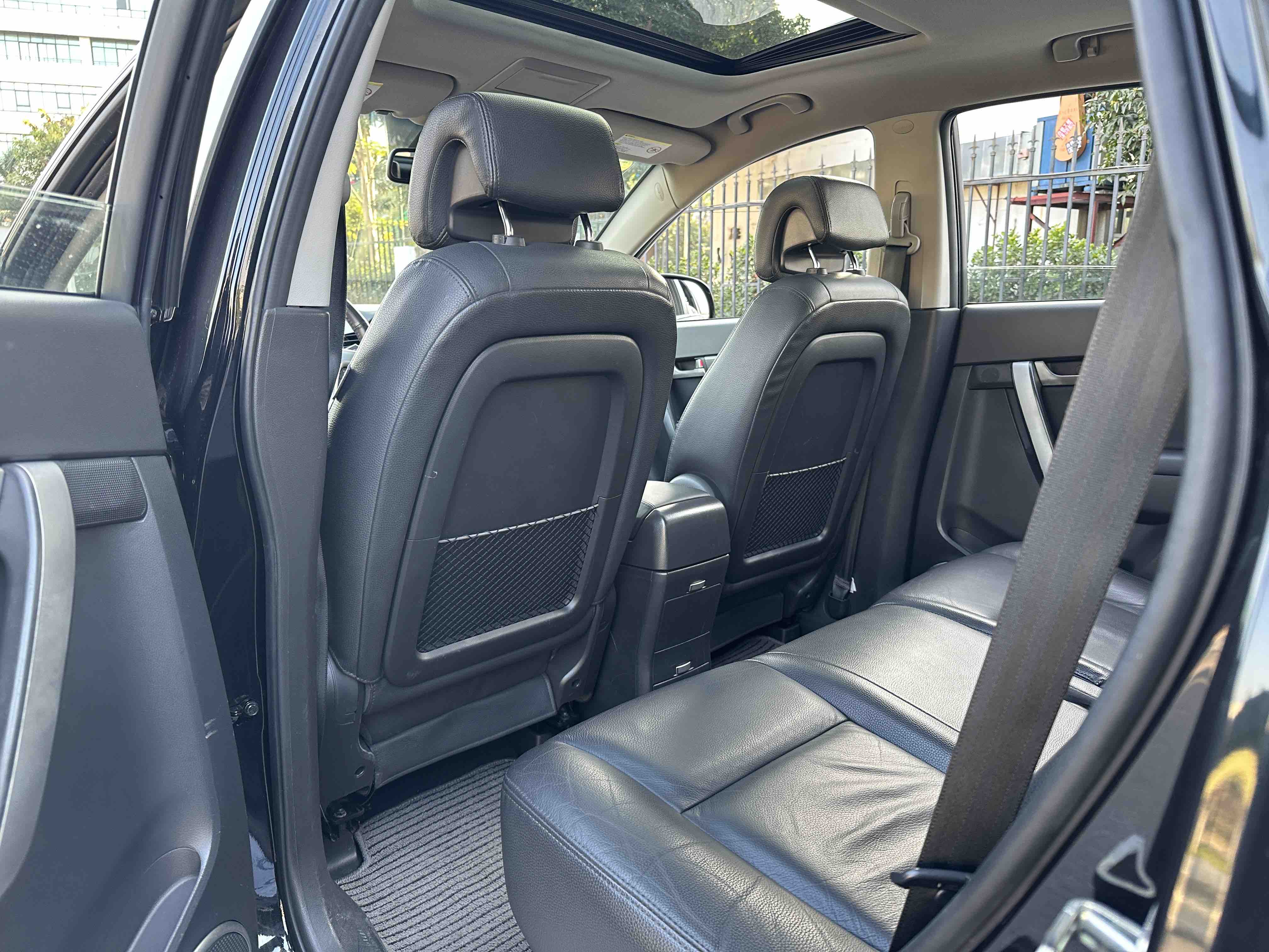 Chevrolet Captiva (Imported) 2011 car image #6